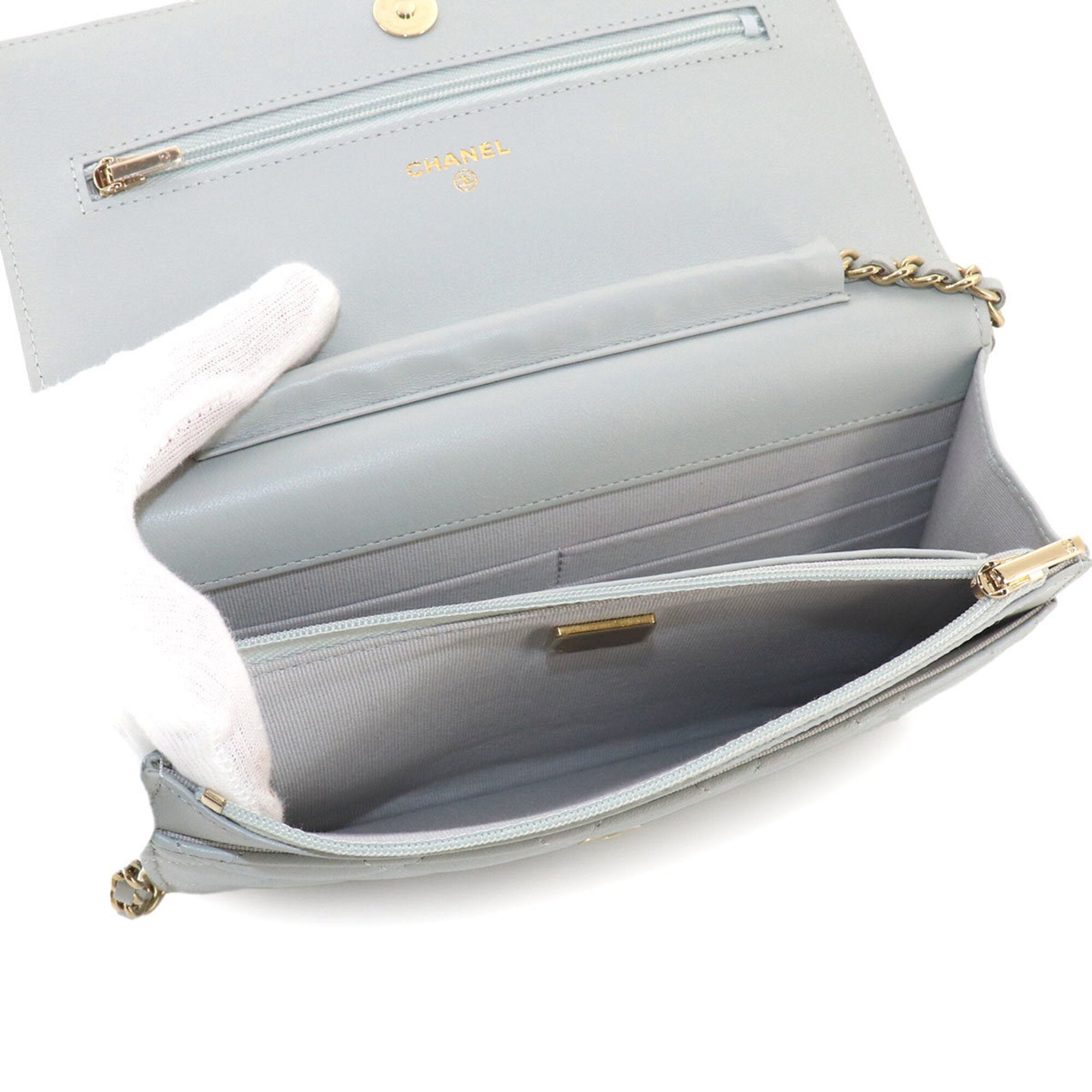 Chanel Light Gray Leather Chain/Shoulder Wallet (Pre-Owned)