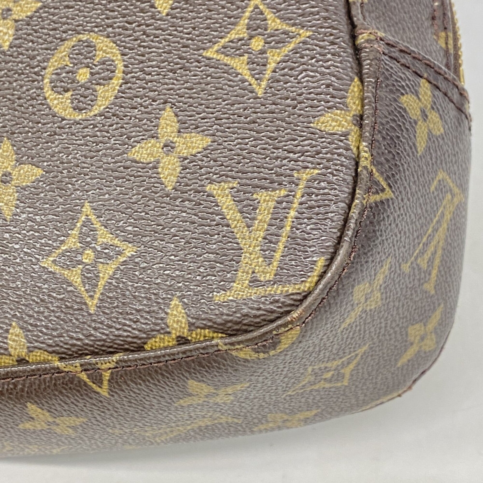 Louis Vuitton Brown Handbag (Pre-Owned)