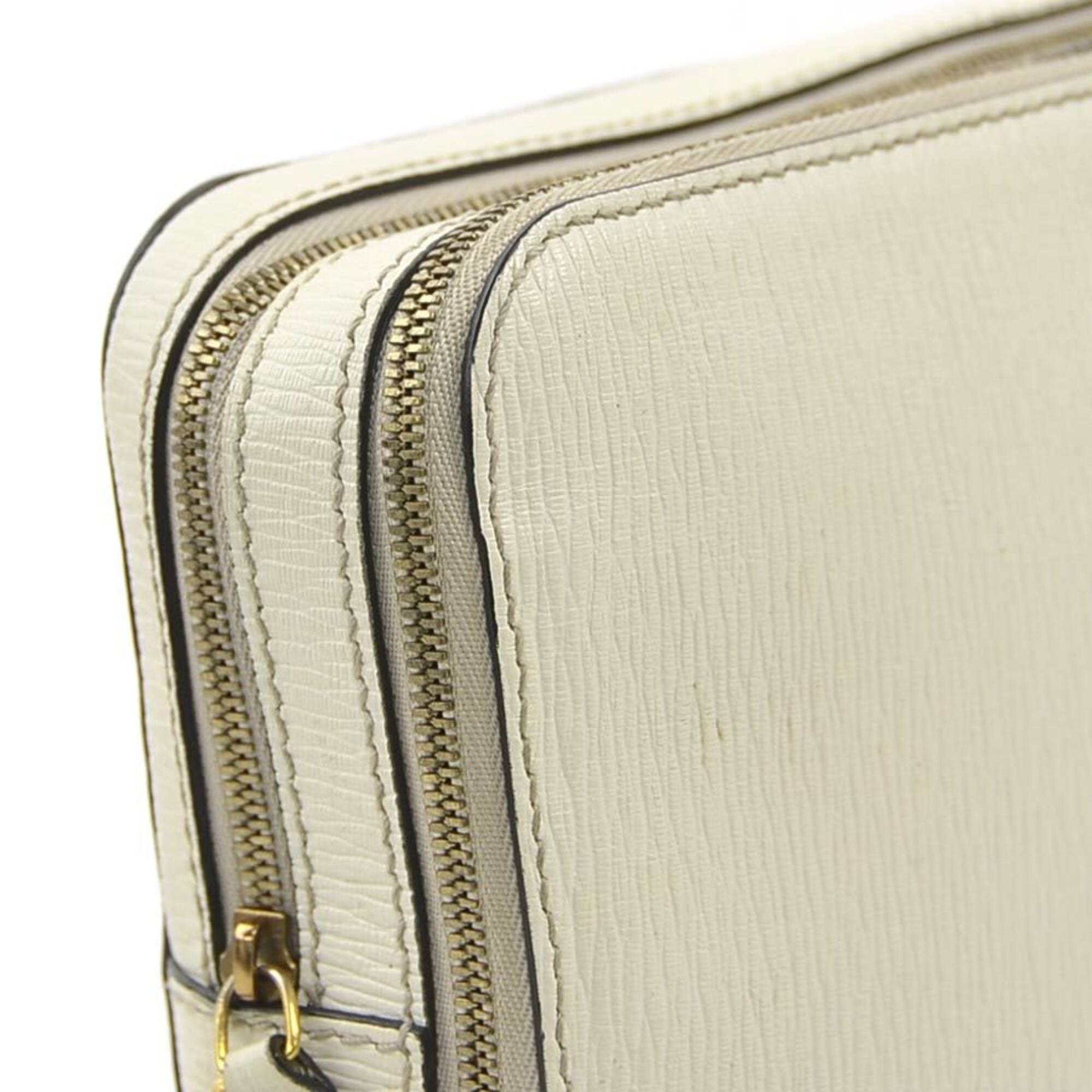 Salvatore Ferragamo Ivory Leather Clutch Bag (Pre-Owned)