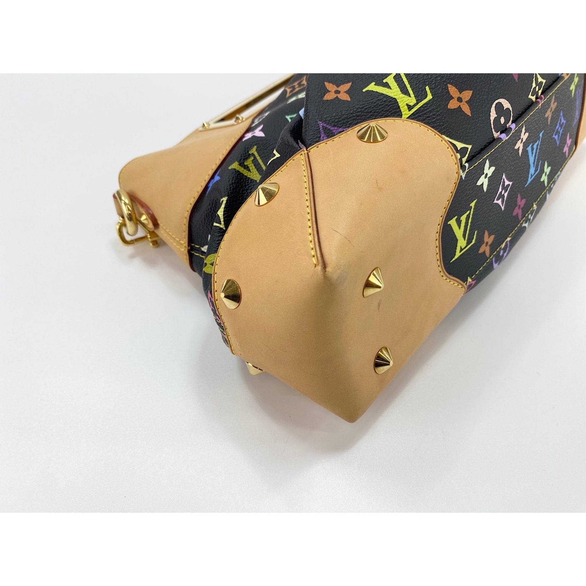 Louis Vuitton Black Handbag (Pre-Owned)