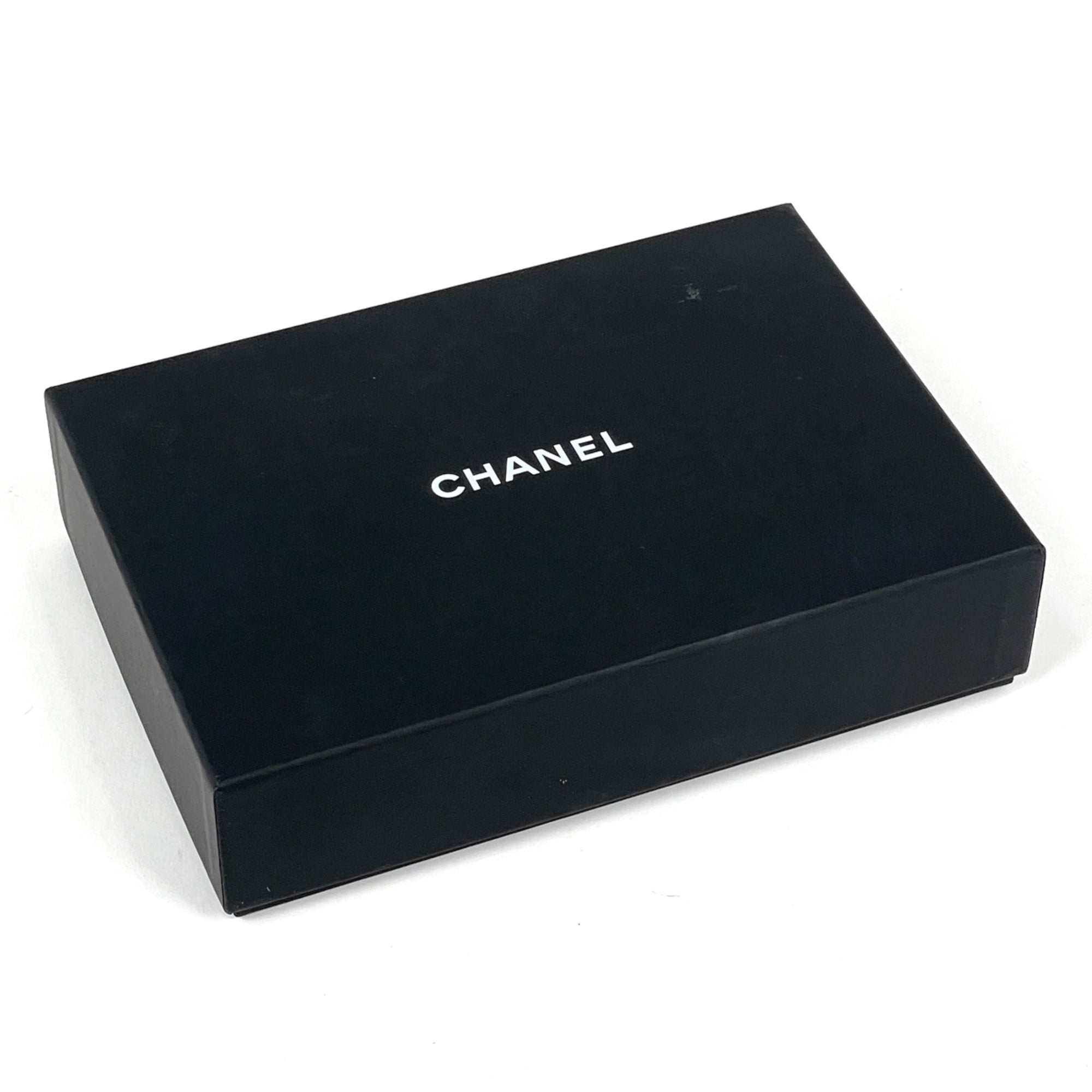 Chanel Black Grained Calfskin Shoulder Bag (Pre-Owned)