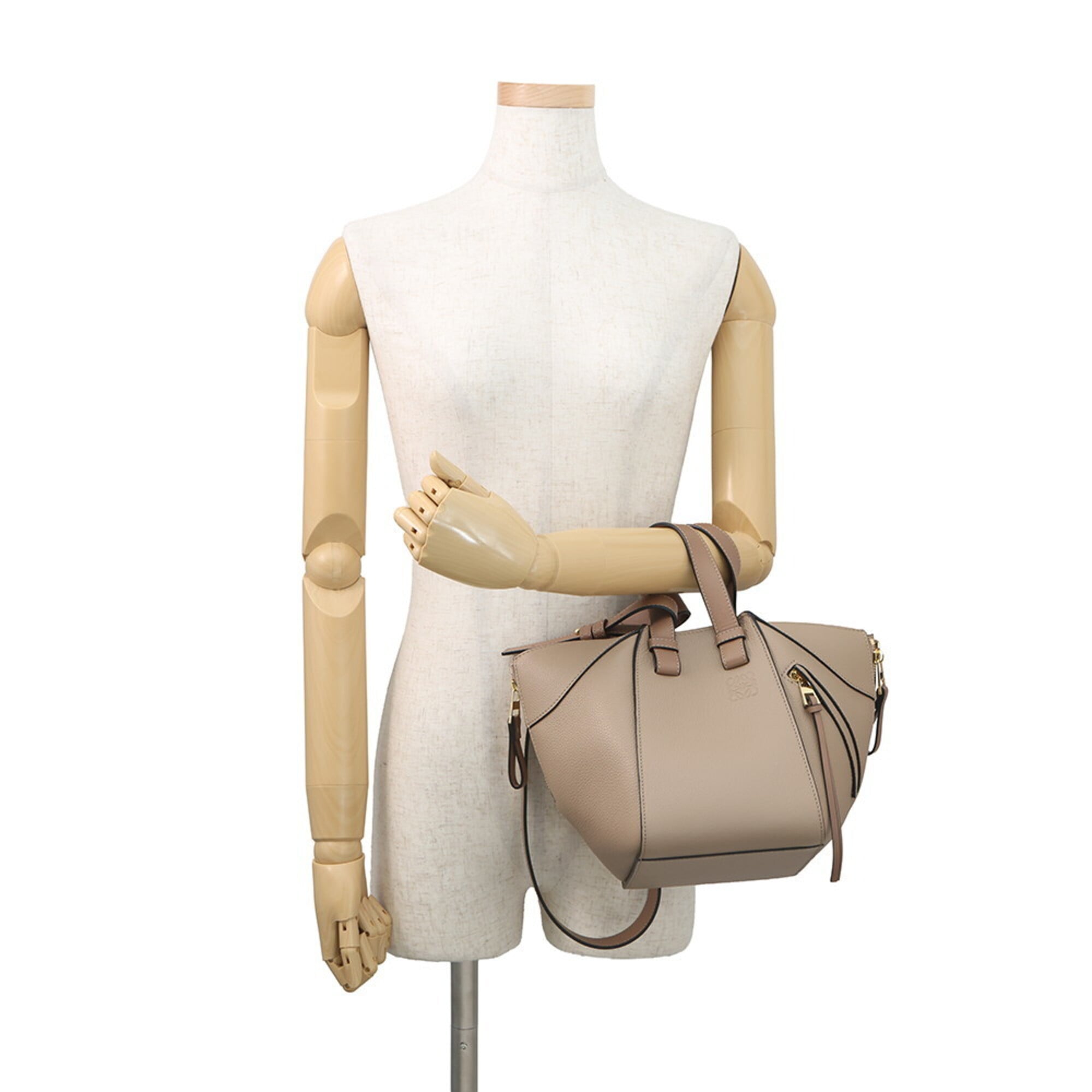 Loewe Beige Sand Leather Handbag (Pre-Owned)