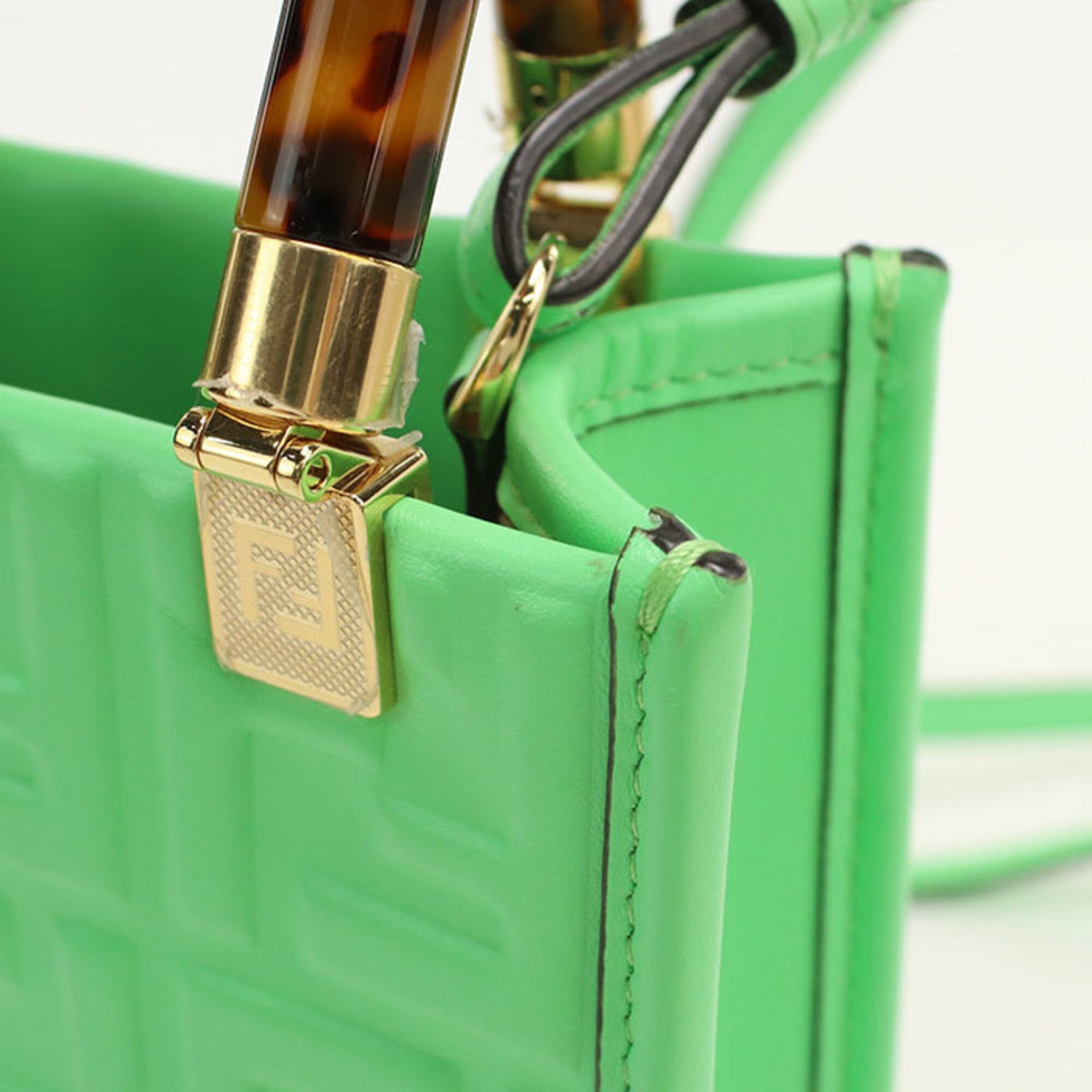 Fendi Green Leather Handbag (Pre-Owned)