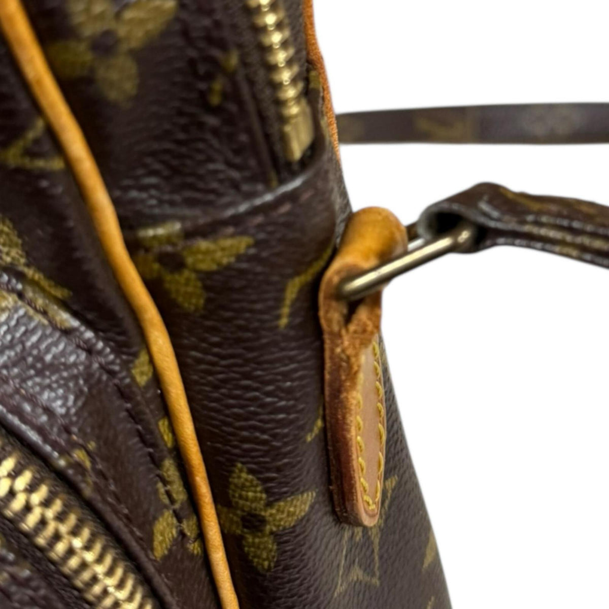 Louis Vuitton Brown Monogram Canvas Shoulder Bag (Pre-Owned)