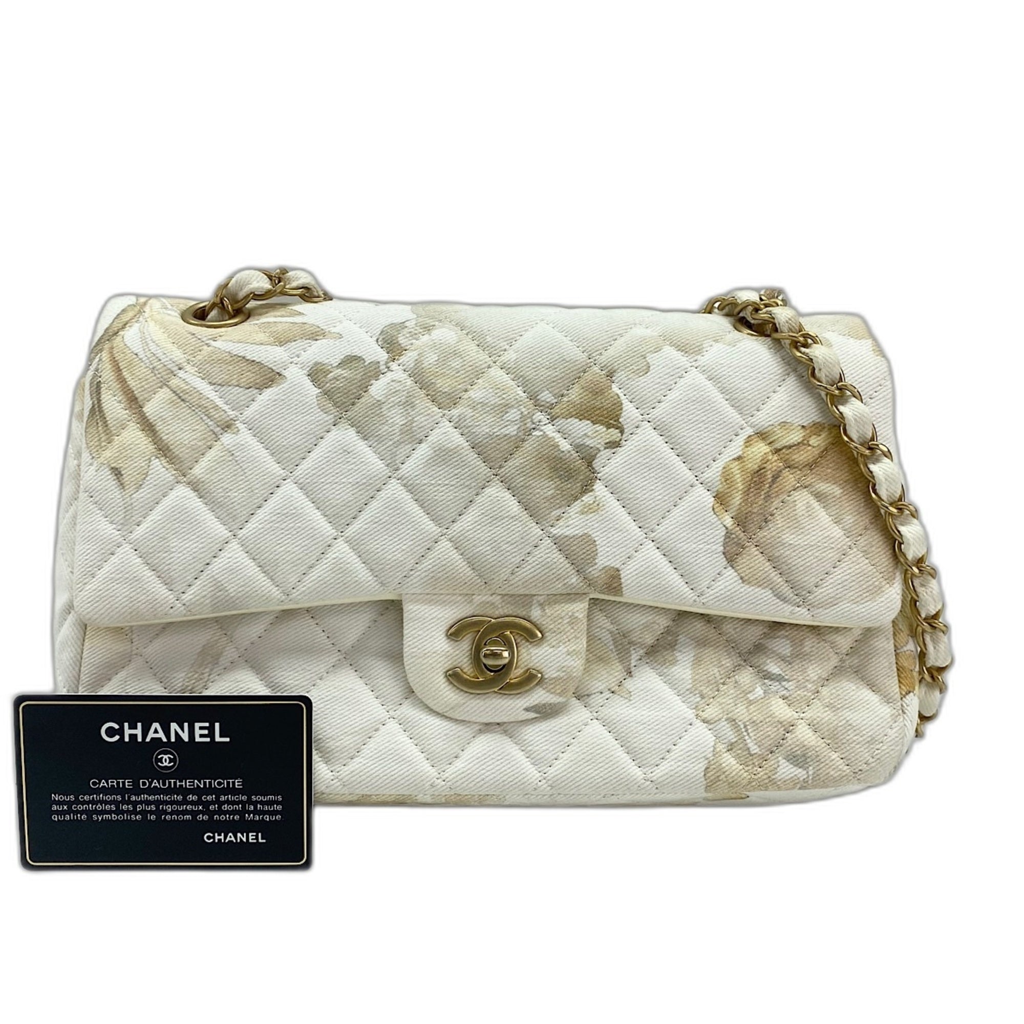 Chanel Matelasse White Canvas Shoulder Bag (Pre-Owned)