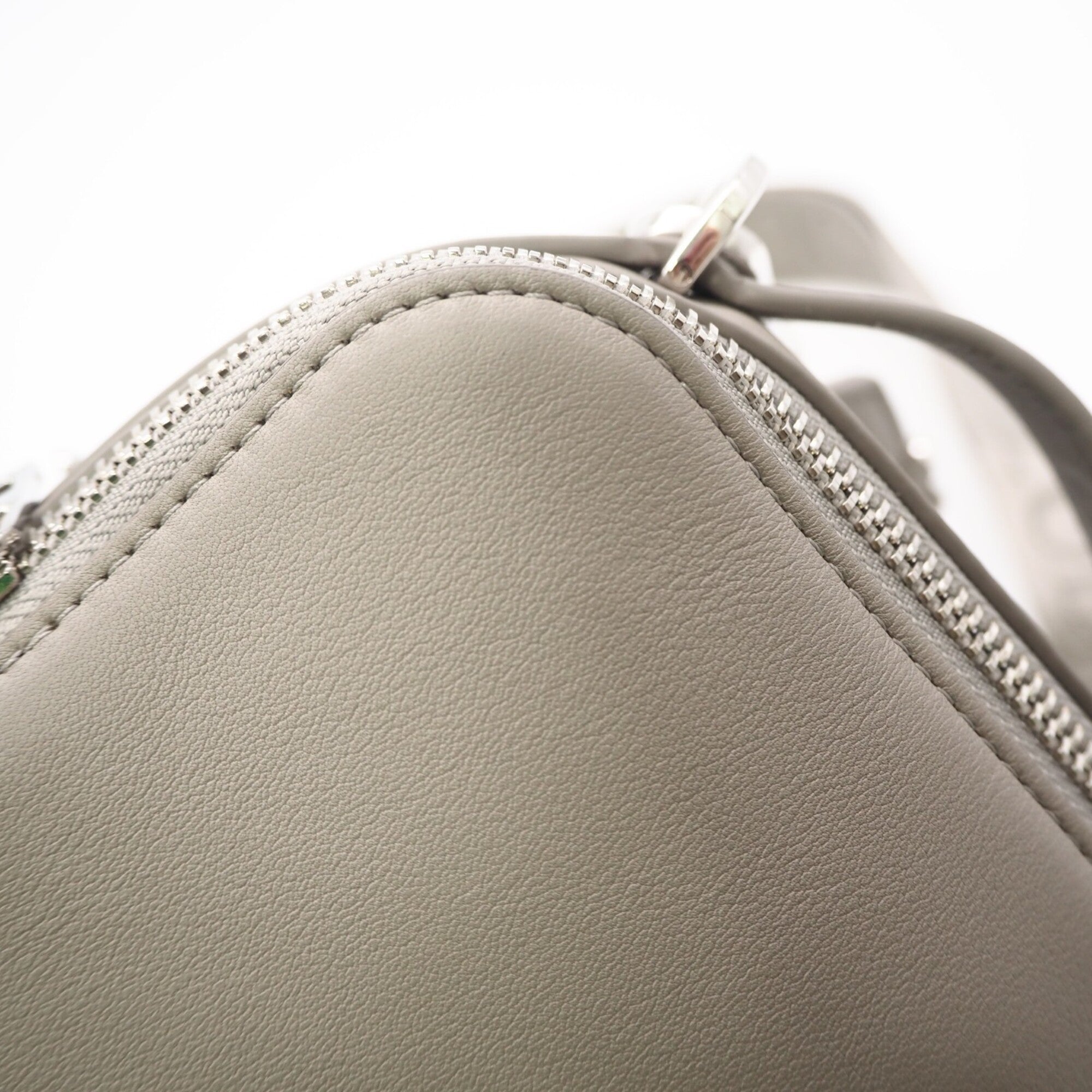 Loewe Gray Leather Shoulder Bag (Pre-Owned)