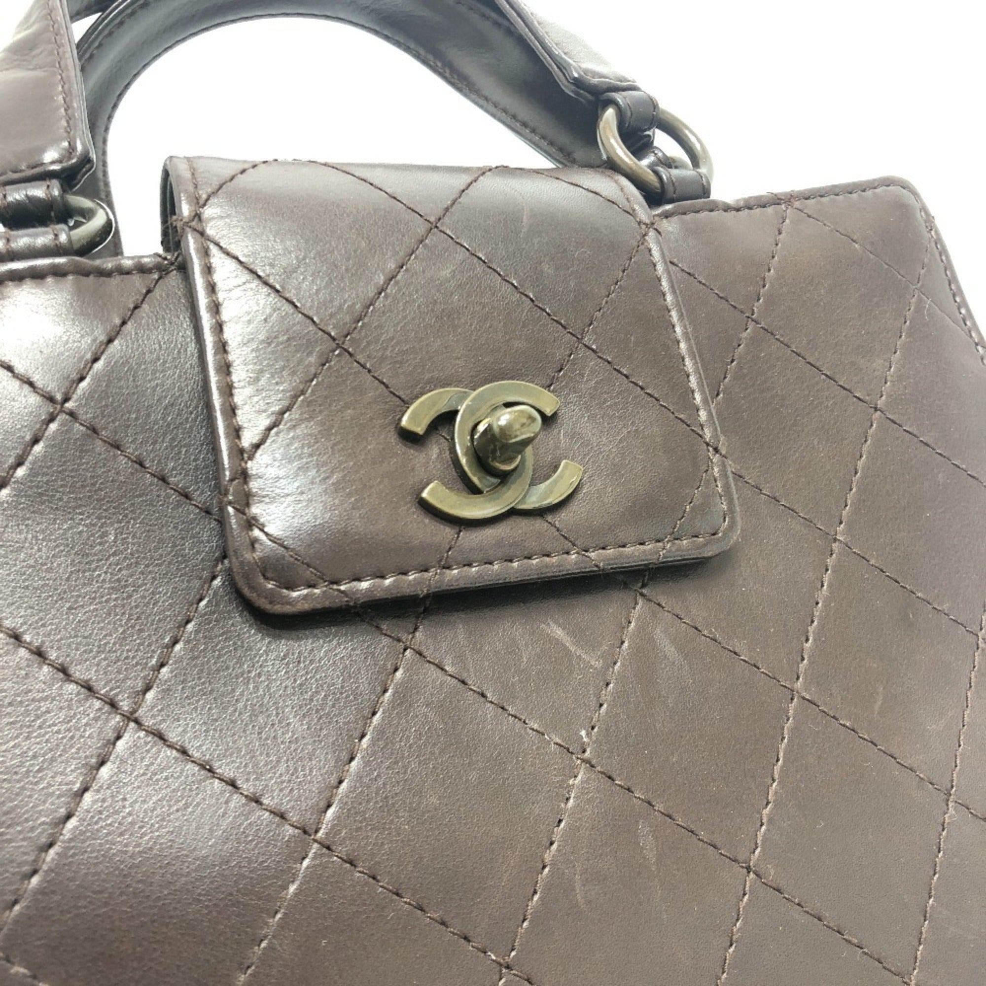 Chanel Brown Leather Handbag (Pre-Owned)