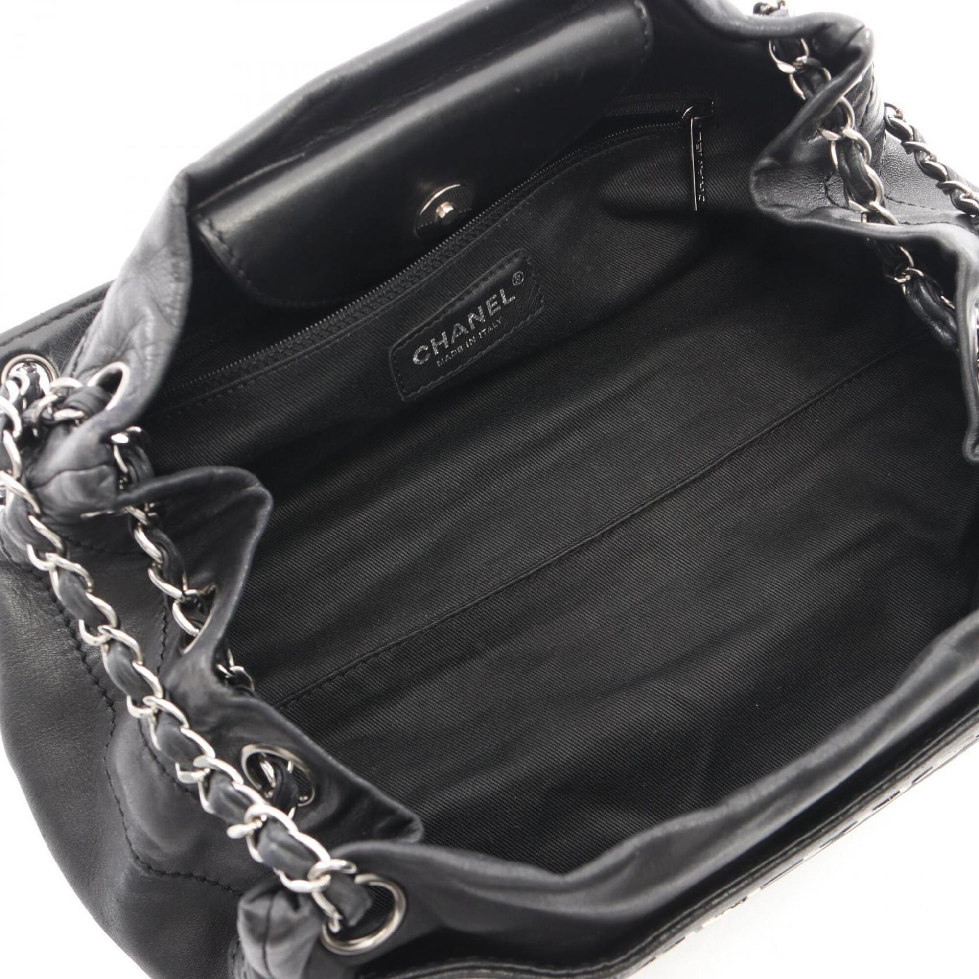 Chanel Black Leather Handbag Shoulder Bag (Pre-Owned)