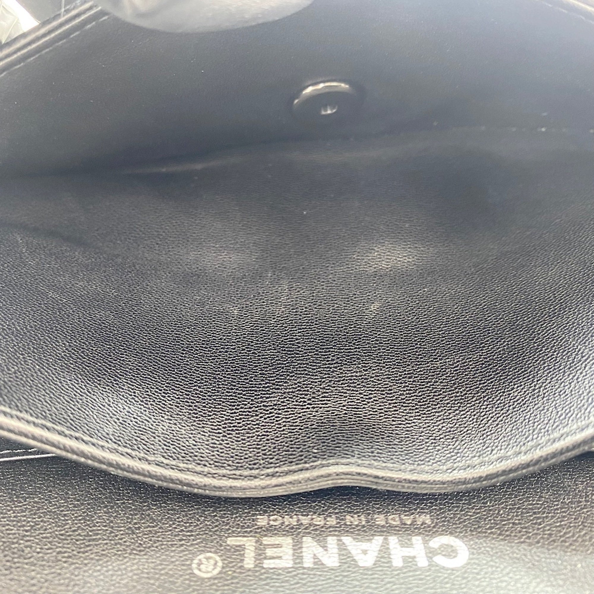 Chanel Black Shoulder Bag (Pre-Owned)