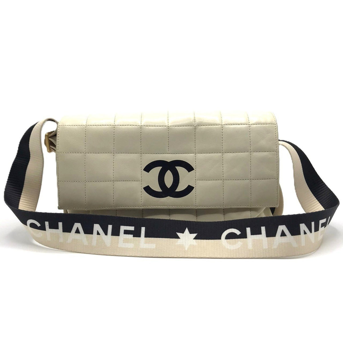 Chanel Ivory Ivory Shoulder Bag (Pre-Owned)