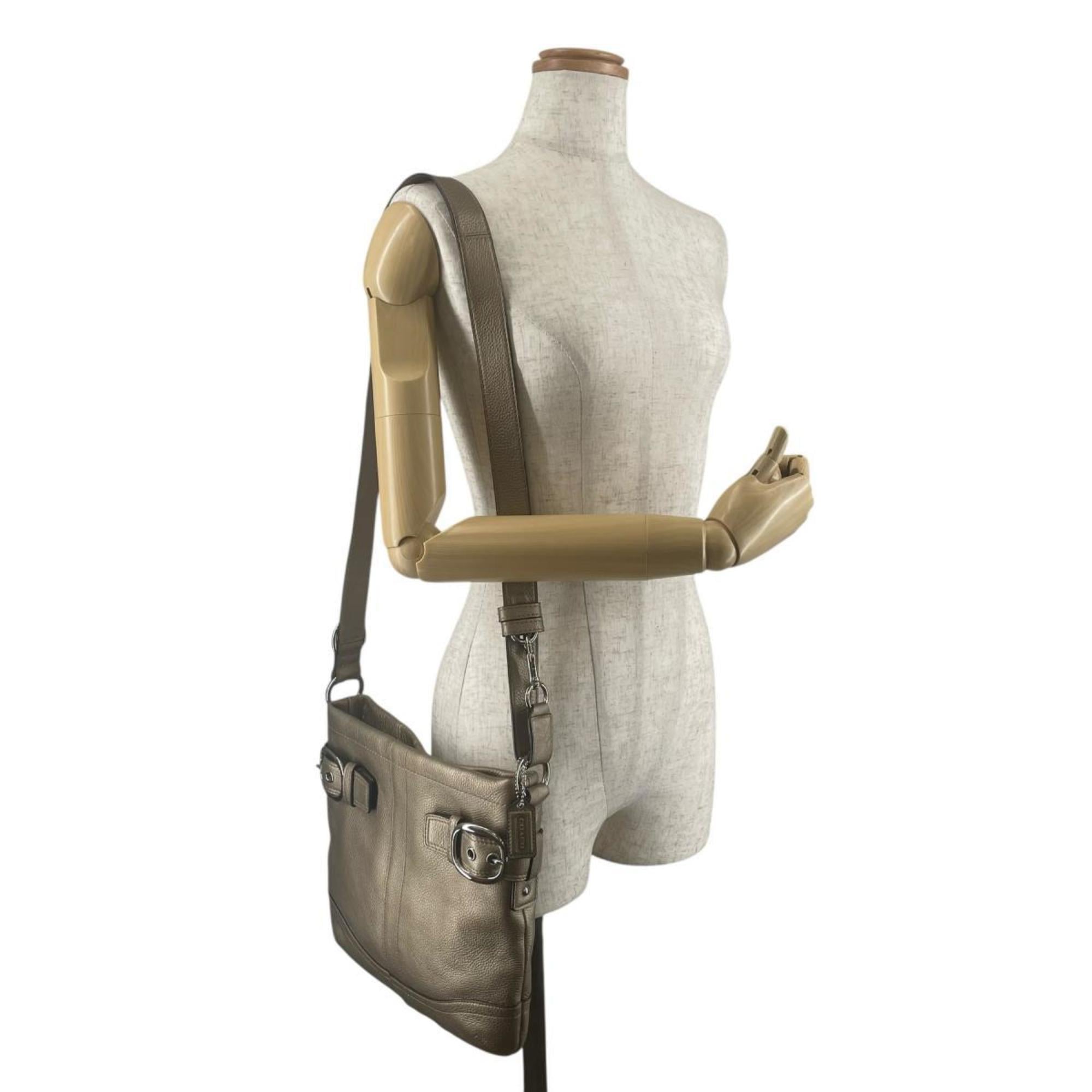 Coach Gold Leather Shoulder Bag (Pre-Owned)