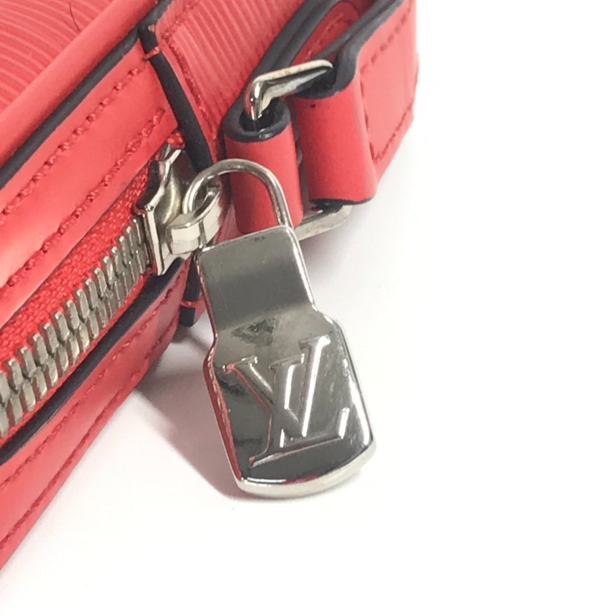 Louis Vuitton Red Color White Epi Leather Pochette Shoulder Bag (Pre-Owned)