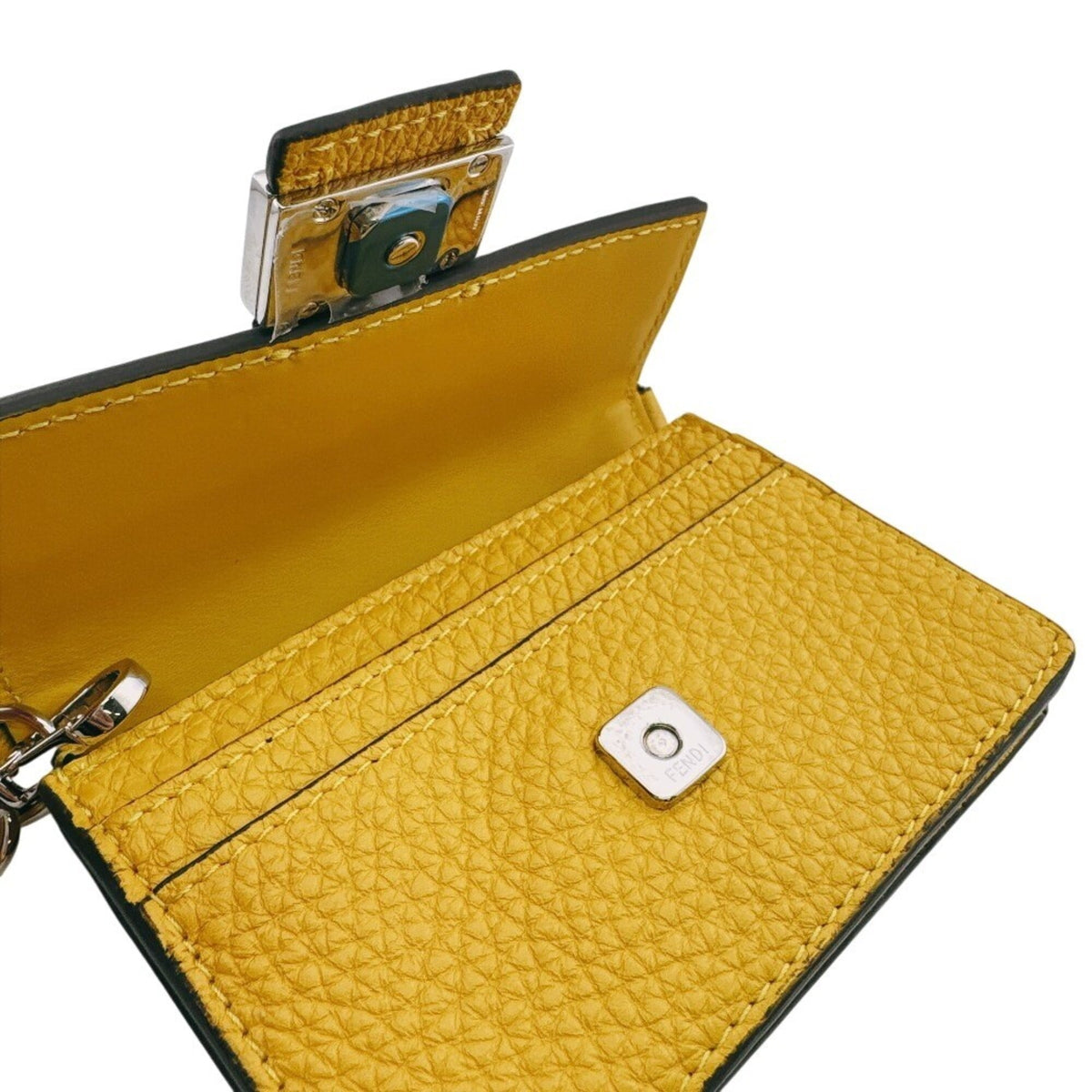 Fendi Baguette Yellow Leather Shoulder Bag (Pre-Owned)