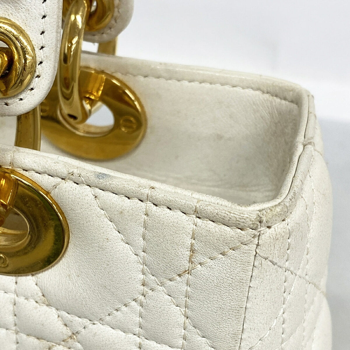 Christian Dior White Leather Handbag (Pre-Owned)