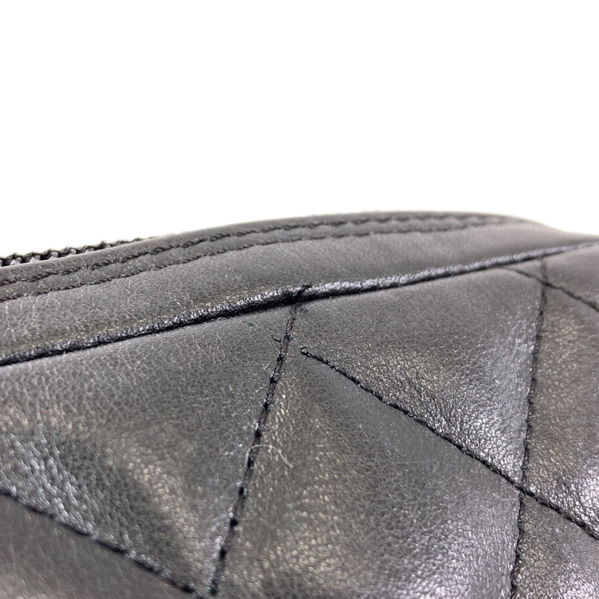 Chanel Black Leather Shoulder Bag (Pre-Owned)