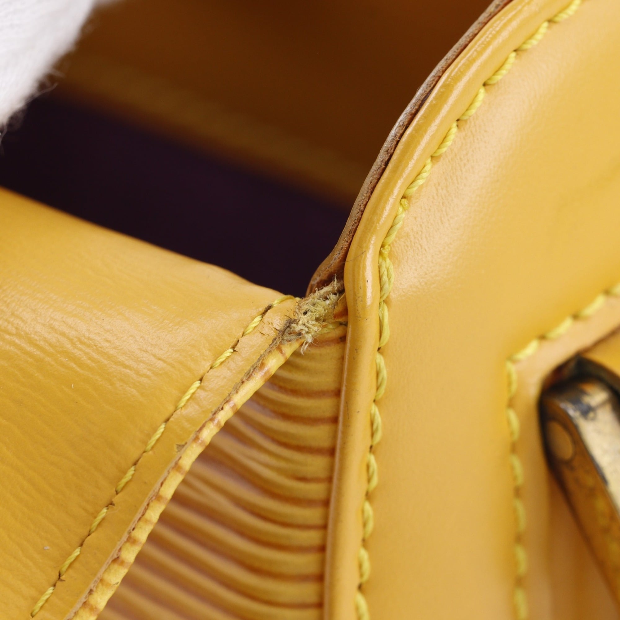 Louis Vuitton Yellow Epi Leather Shoulder Bag (Pre-Owned)