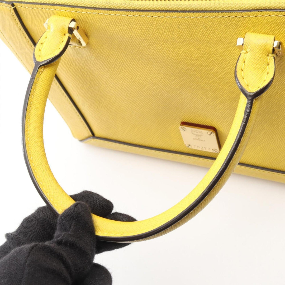 Mcm Yellow Leather Handbag (Pre-Owned)