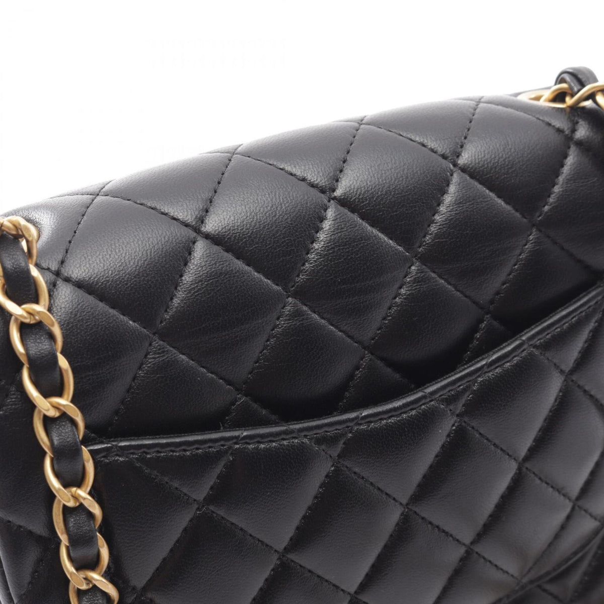 Chanel Black Leather Handbag Shoulder Bag (Pre-Owned)