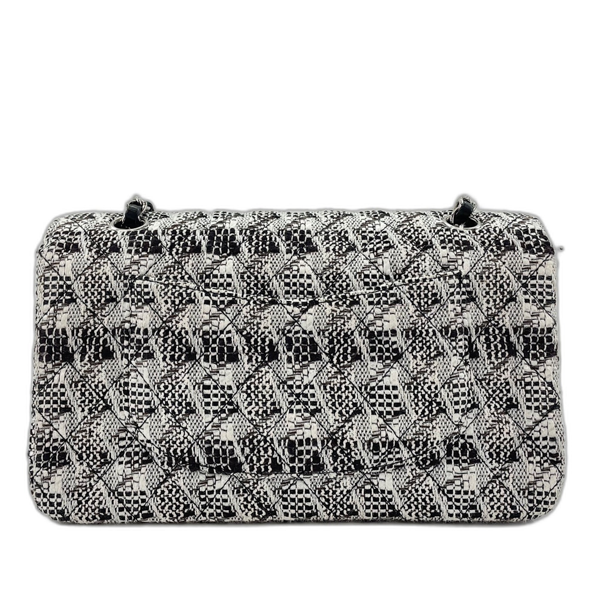 Chanel White Handbag (Pre-Owned)