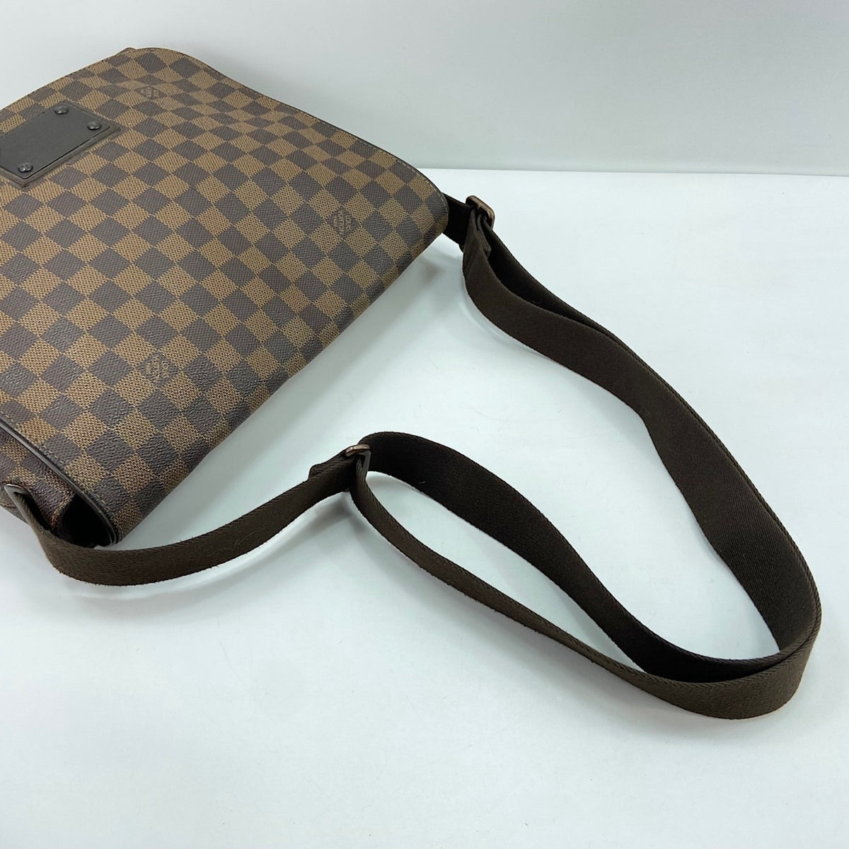 Louis Vuitton Brown Shoulder Bag (Pre-Owned)