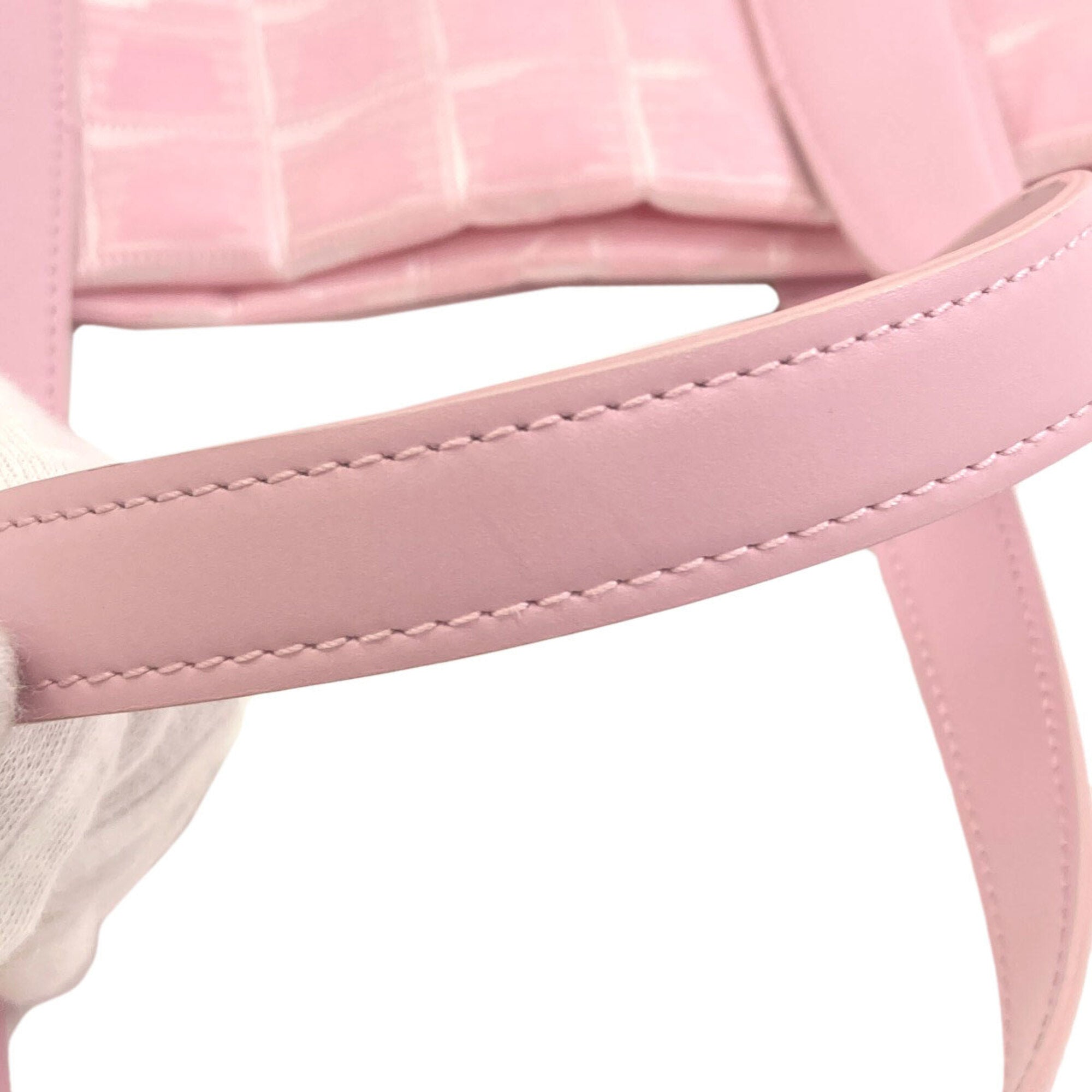 Chanel Pink Nylon Tote Bag (Pre-Owned)