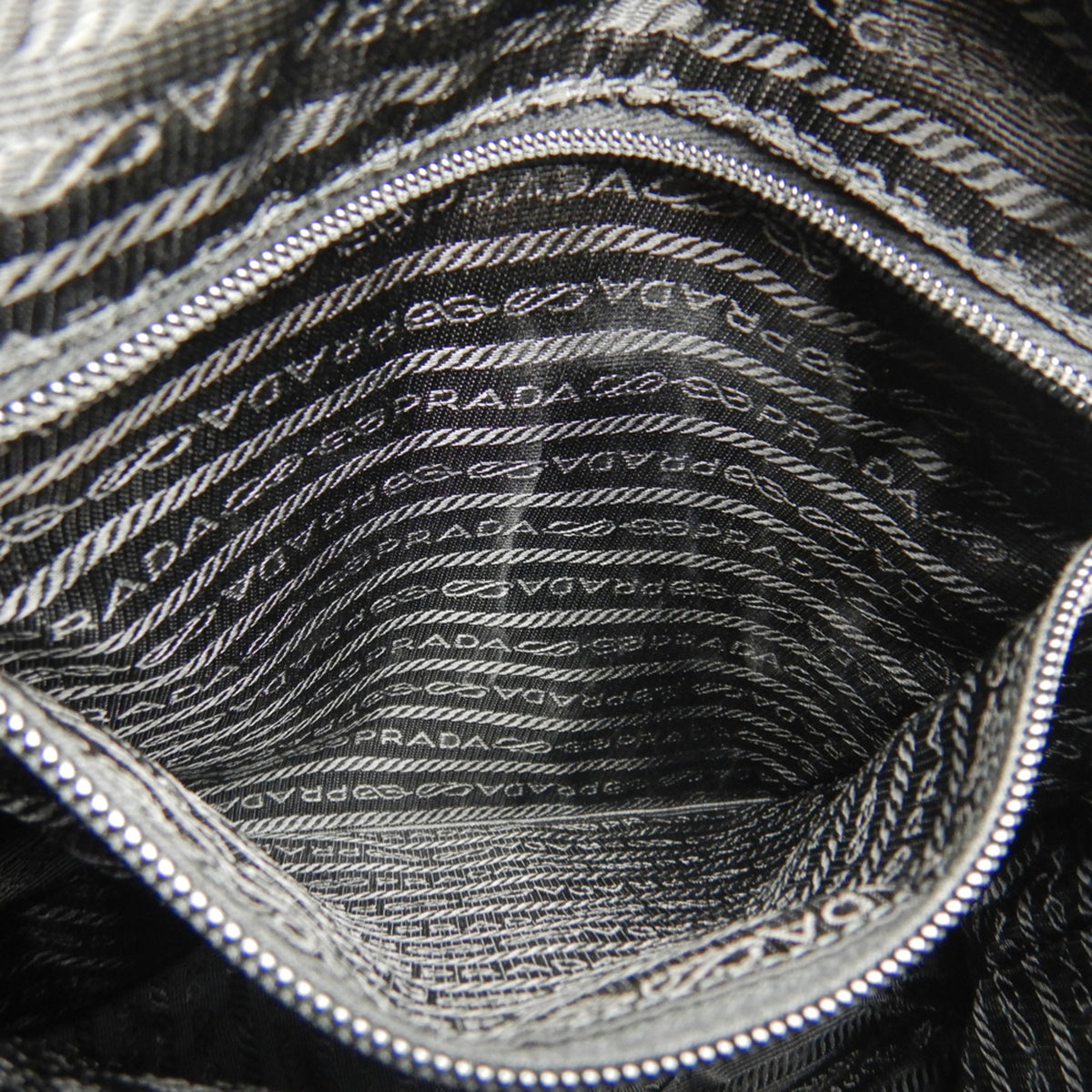 Prada Nero Nylon Shoulder Bag (Pre-Owned)