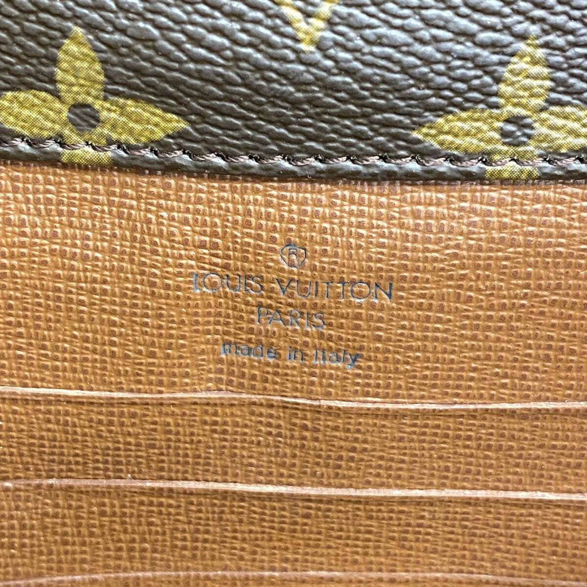 Louis Vuitton Brown Clutch Bag (Pre-Owned)