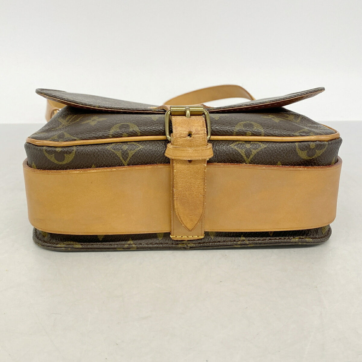 Louis Vuitton Brown Shoulder Bag (Pre-Owned)