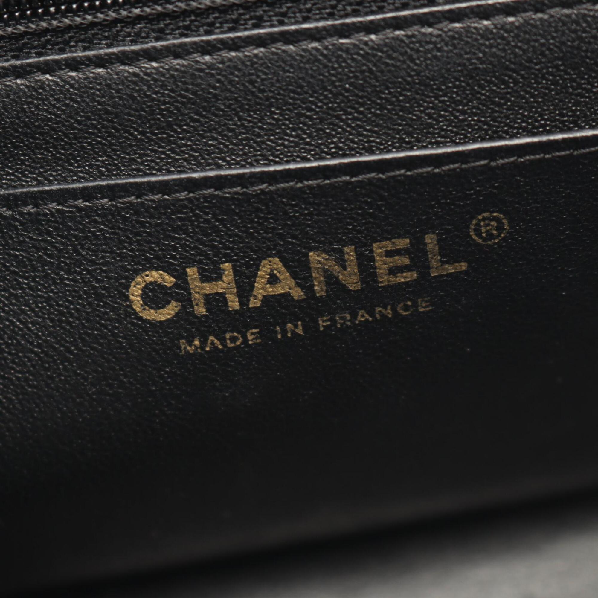 Chanel Black Leather Handbag Shoulder Bag (Pre-Owned)
