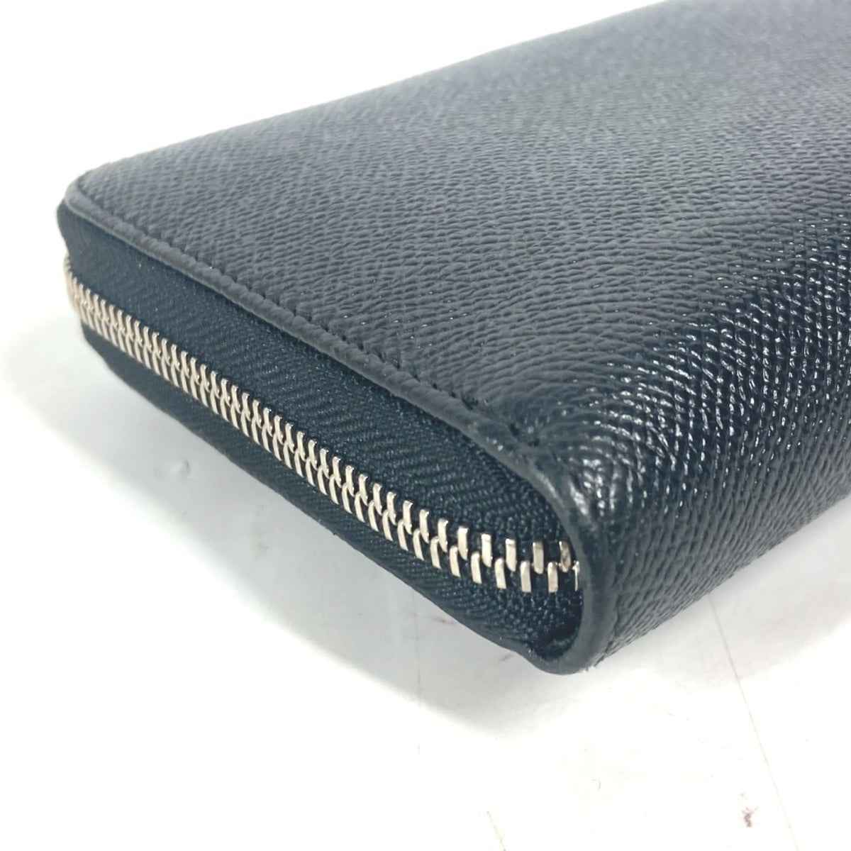 Bvlgari Black Leather Long Wallet (Bi-Fold) (Pre-Owned)