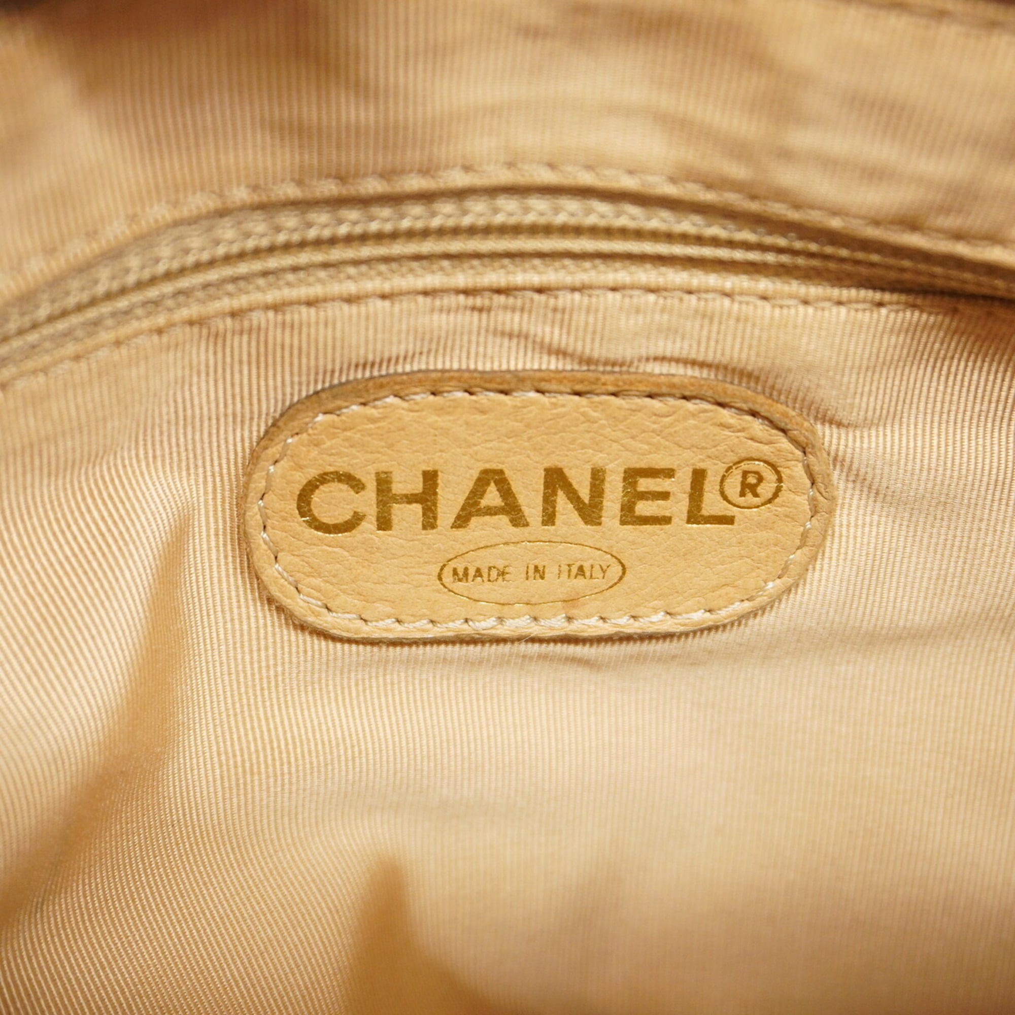 Chanel Beige Leather Handbag (Pre-Owned)