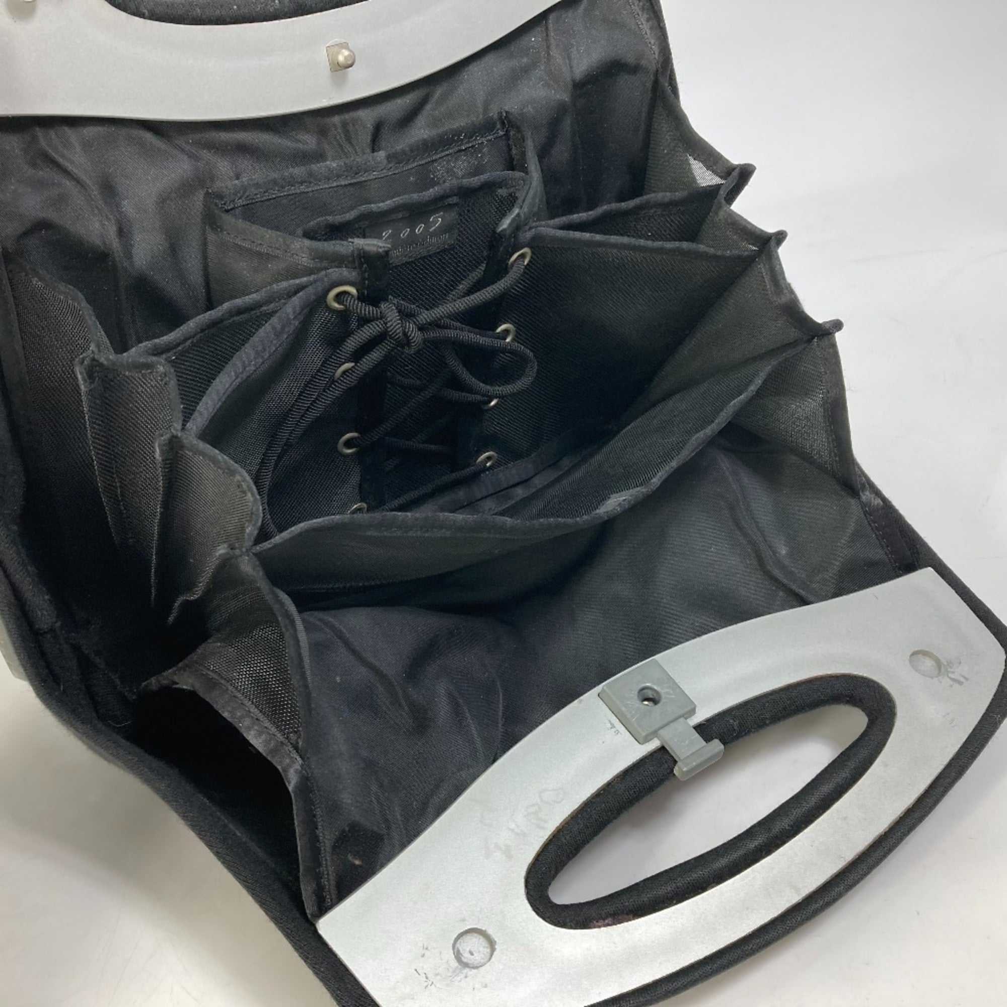 Chanel Black Cloth Handbag (Pre-Owned)