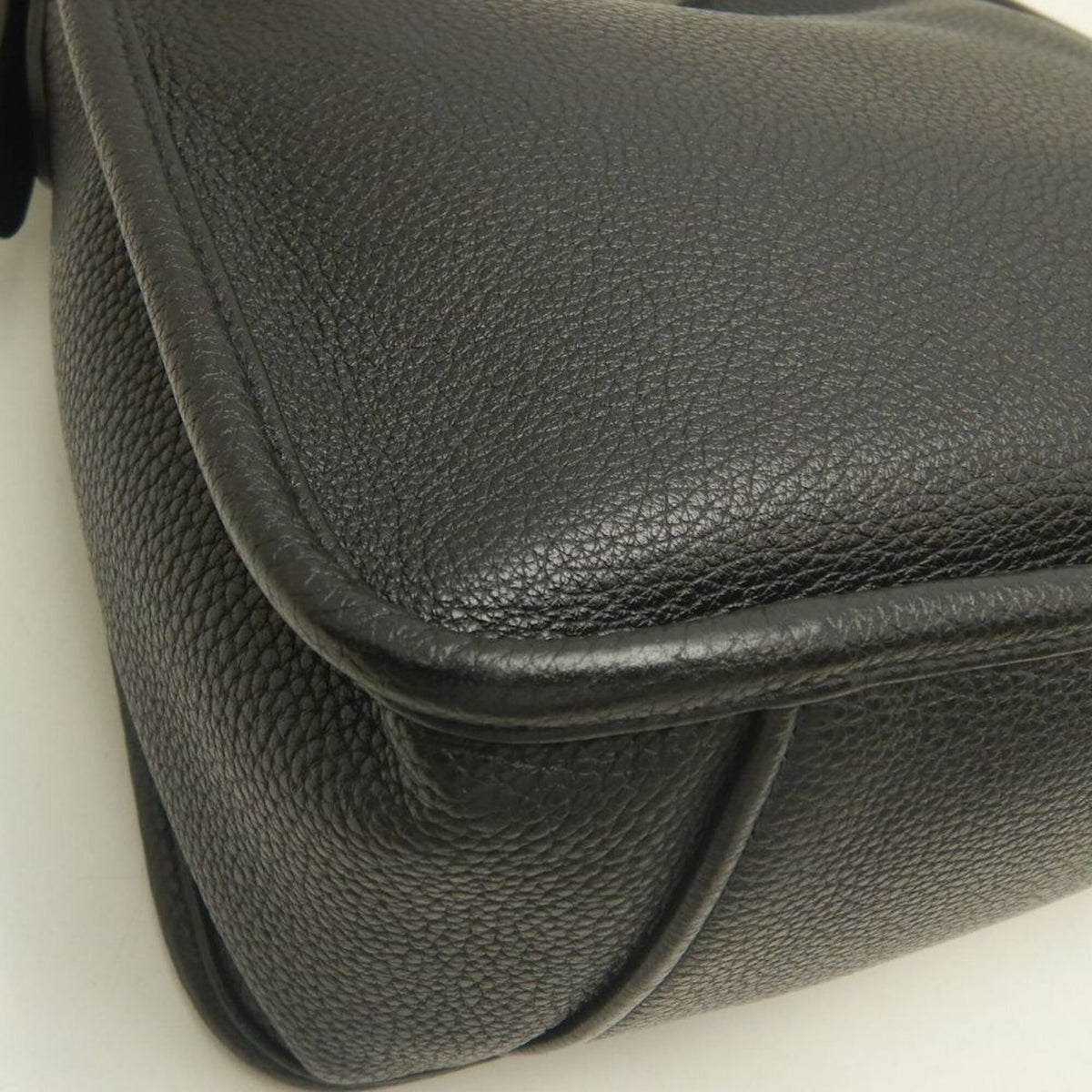 Prada Nero Leather Shoulder Bag (Pre-Owned)