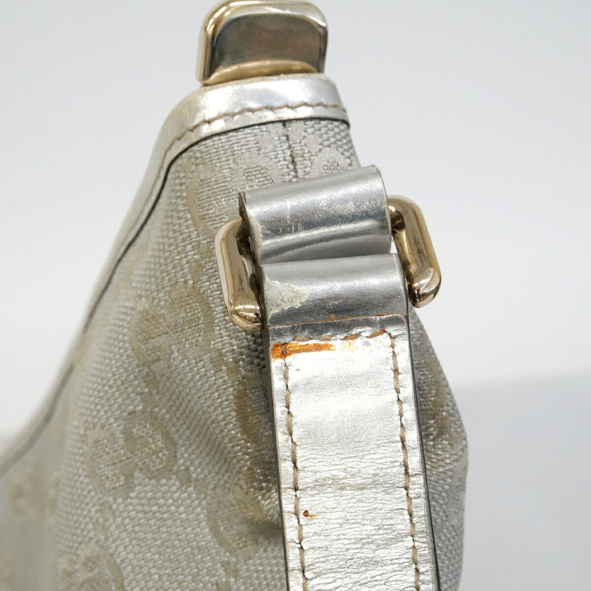 Gucci Silver Canvas Leather Shoulder Bag (Pre-Owned)