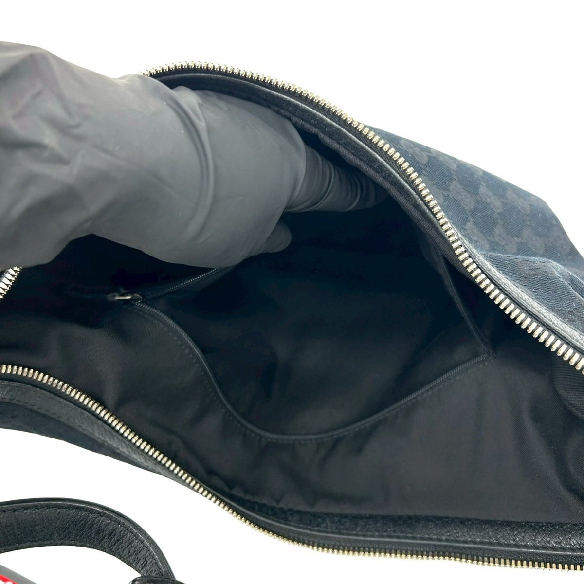 Gucci Black Navy Canvas Leather Shoulder Bag (Pre-Owned)