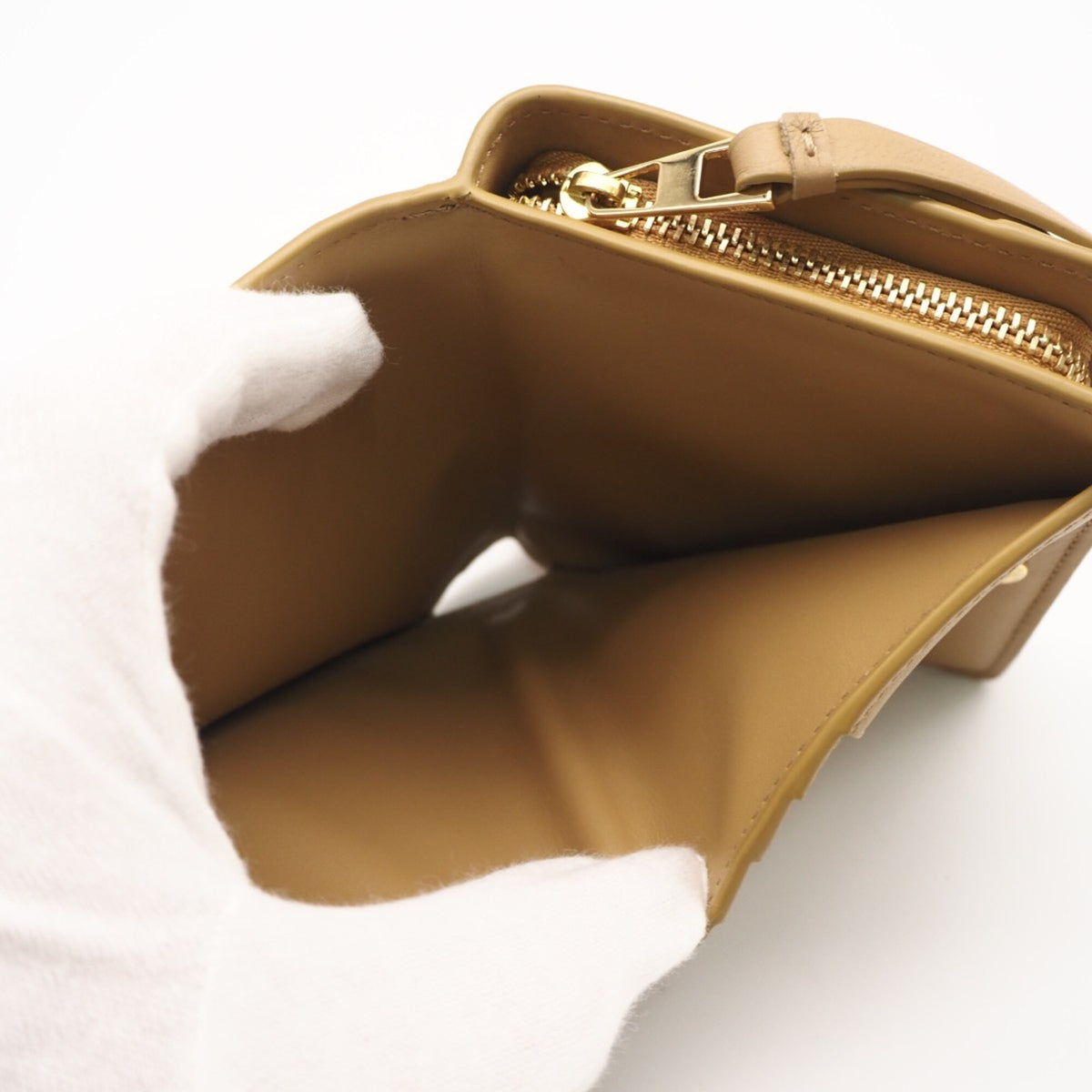 Loewe Beige Leather Wallet (Bi-Fold) (Pre-Owned)