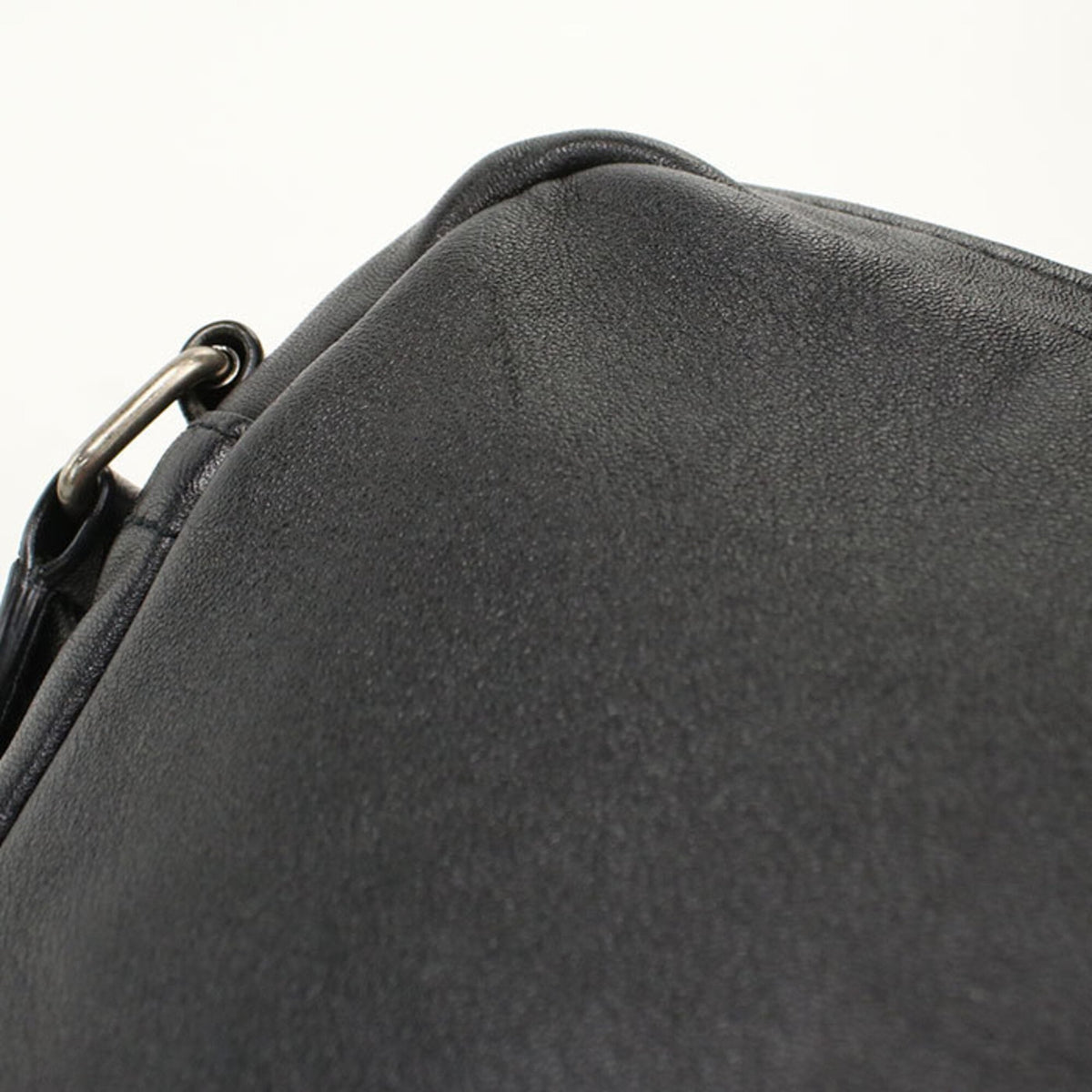 Saint Laurent Black Leather Shoulder Bag (Pre-Owned)