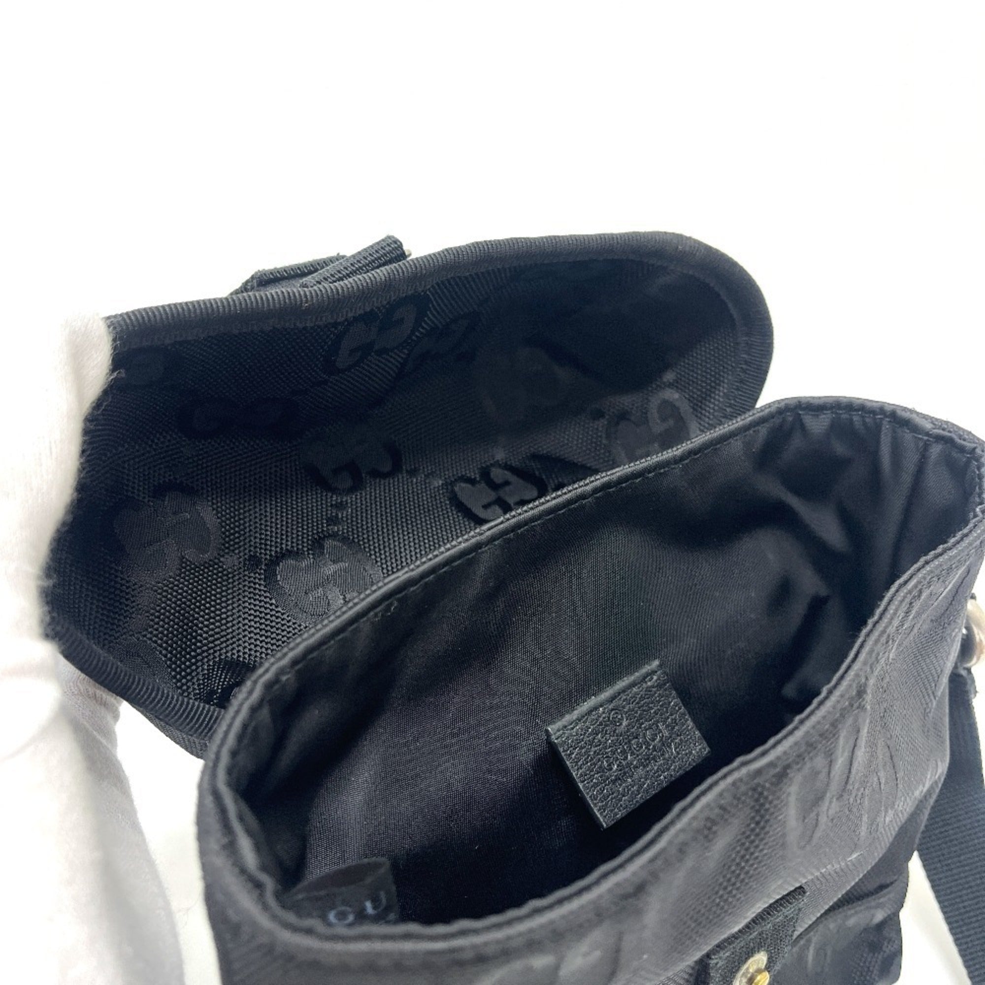 Gucci Black Nylon Leather Handbag Shoulder Bag (Pre-Owned)