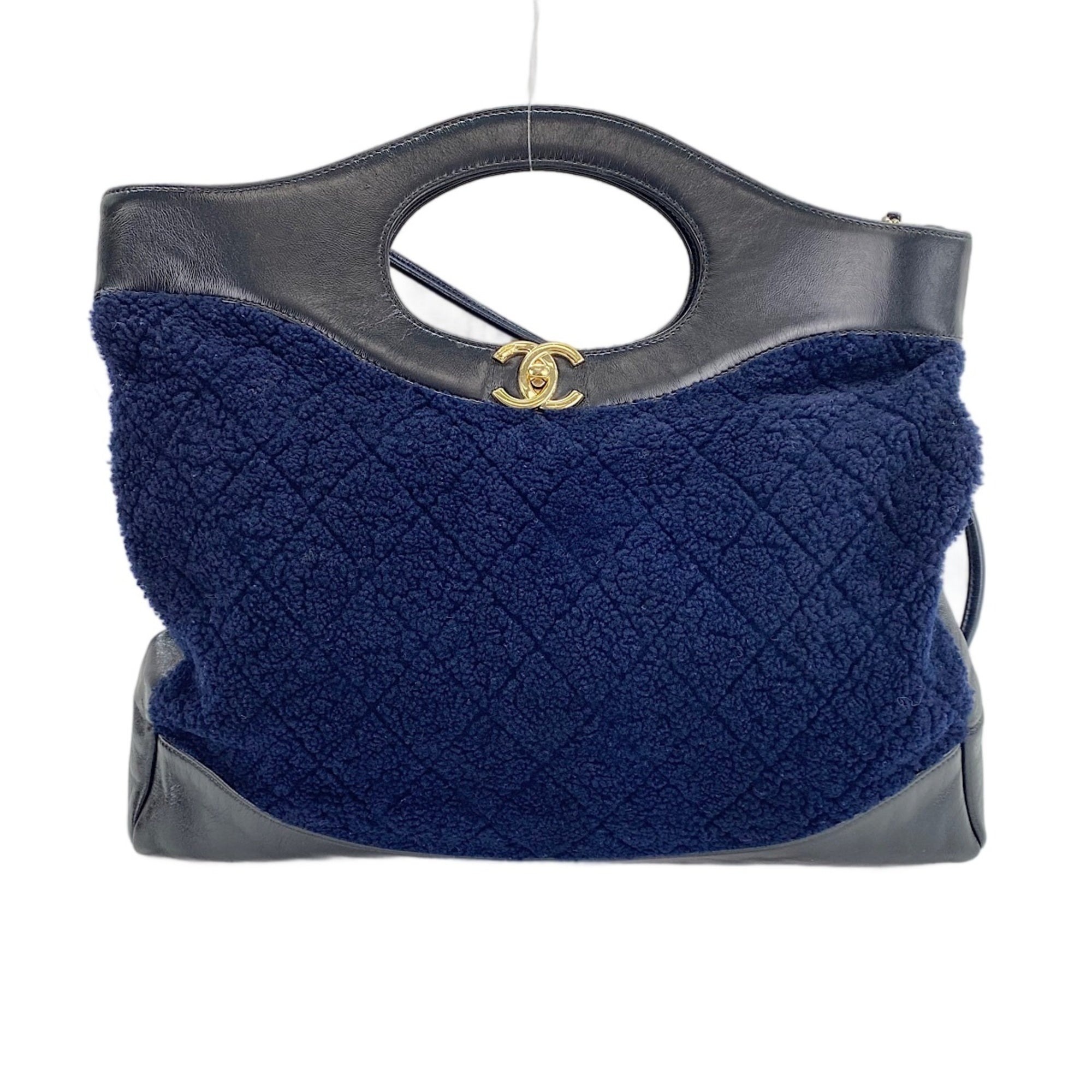 Chanel Navy Shoulder Bag (Pre-Owned)