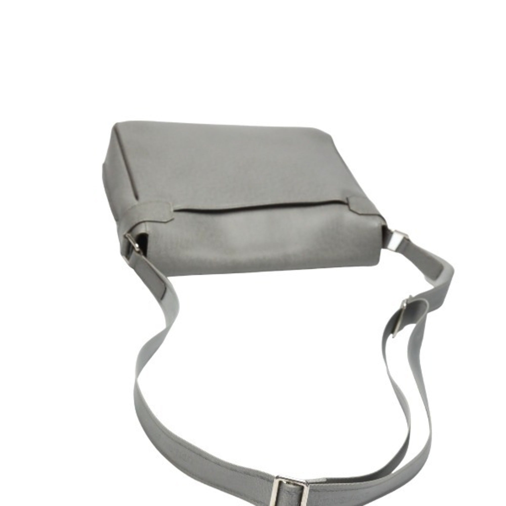 Louis Vuitton Gray Taiga Leather Shoulder Bag (Pre-Owned)
