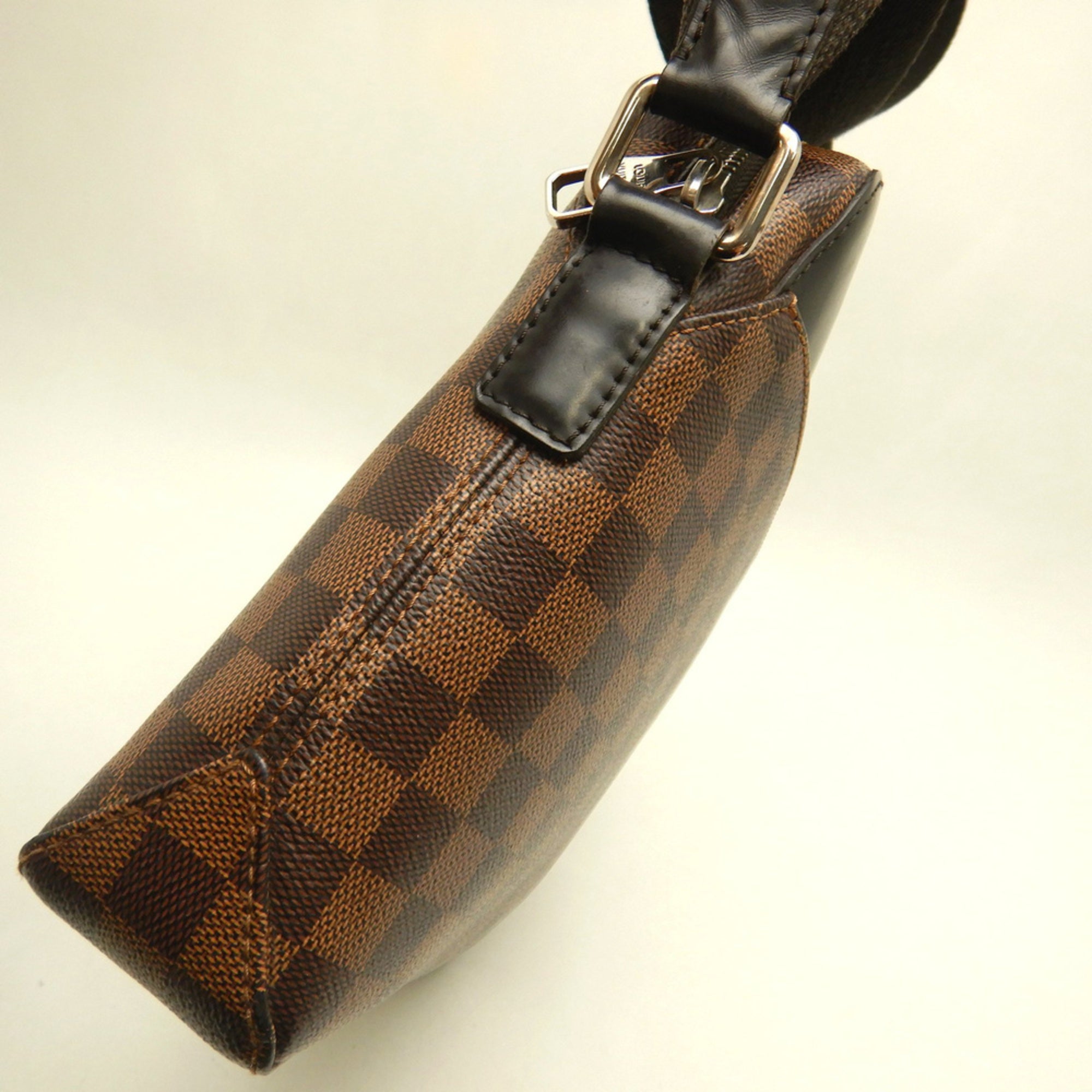 Louis Vuitton Brown Ebene Damier Canvas Shoulder Bag (Pre-Owned)