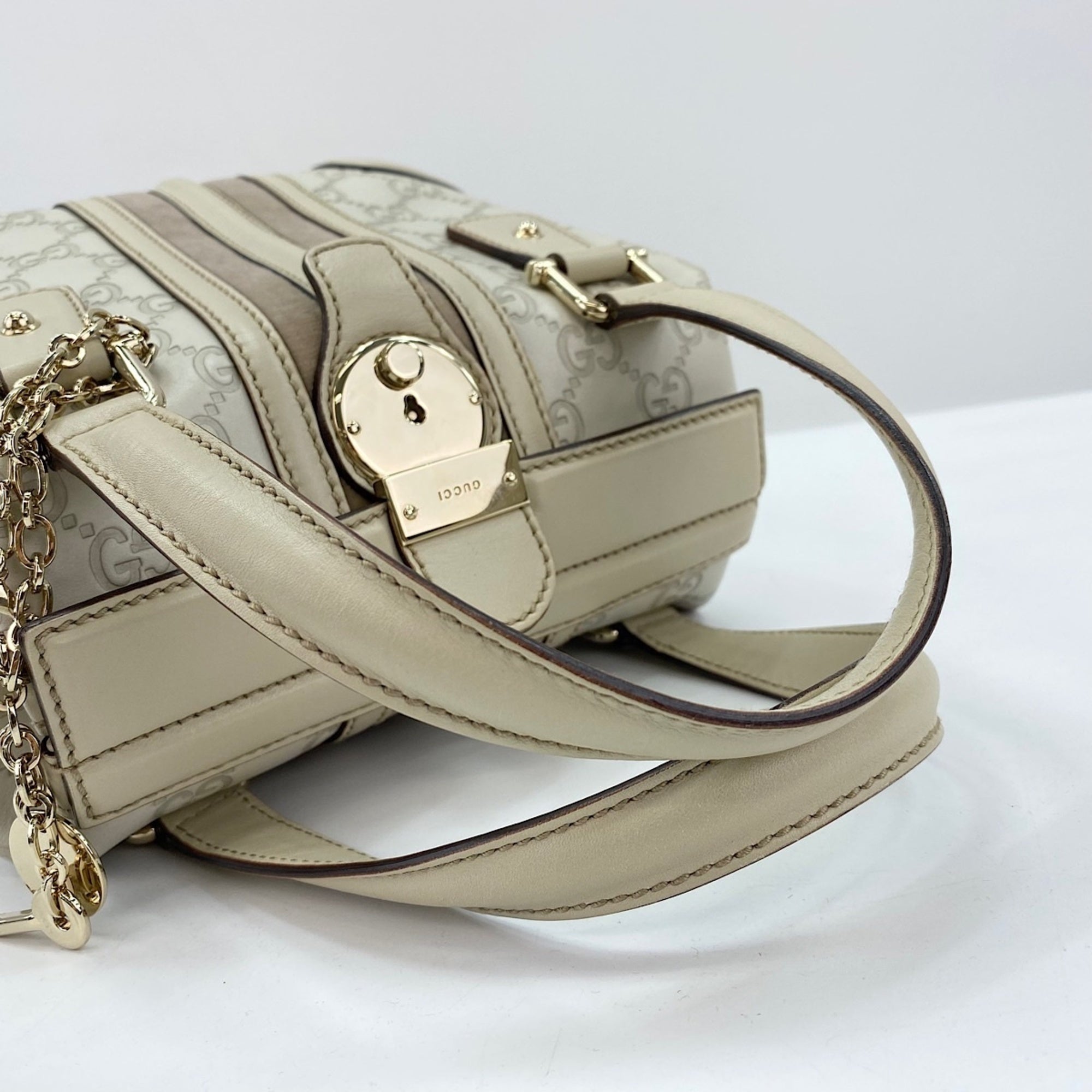 Gucci White Handbag (Pre-Owned)