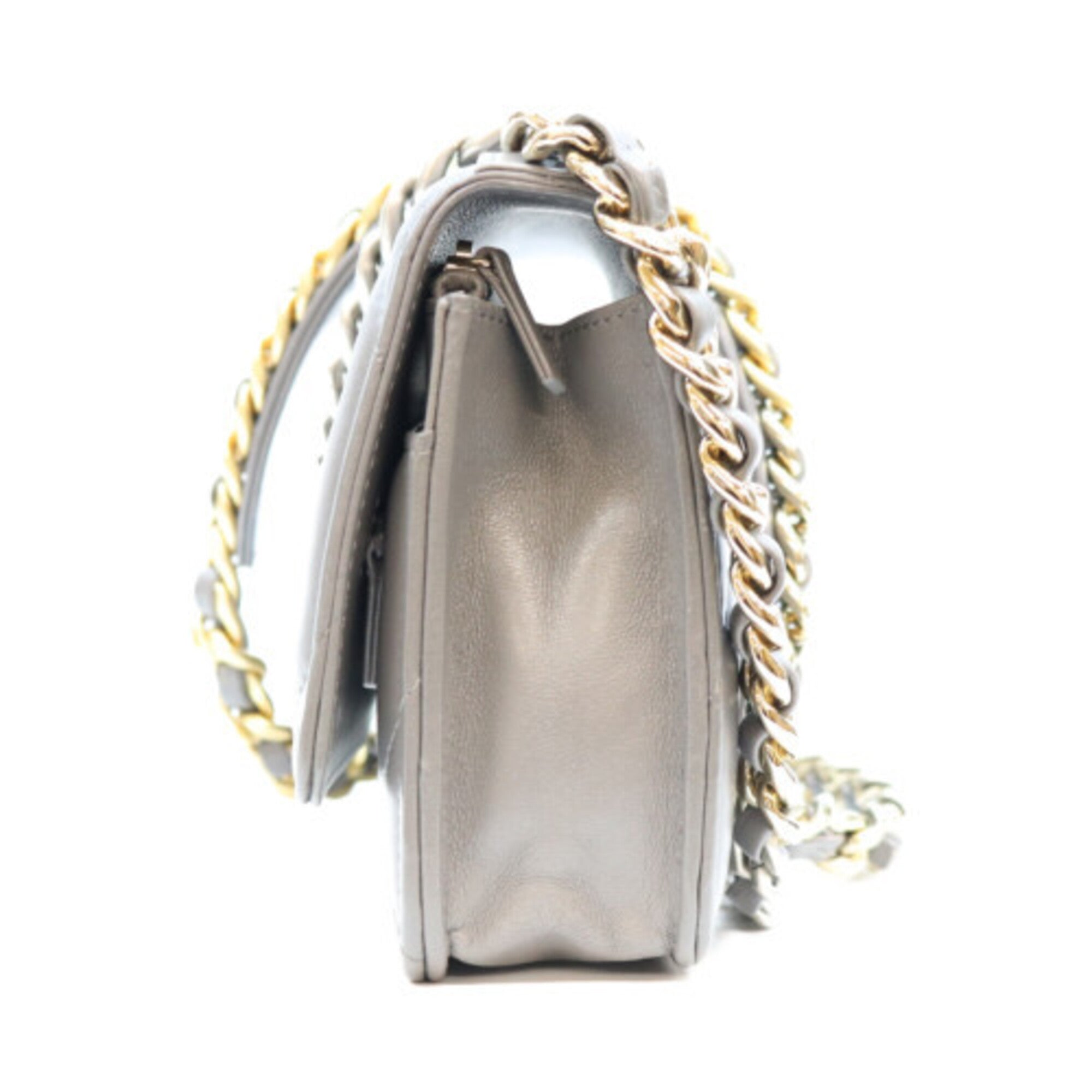 Chanel Gray Leather Shoulder Bag (Pre-Owned)