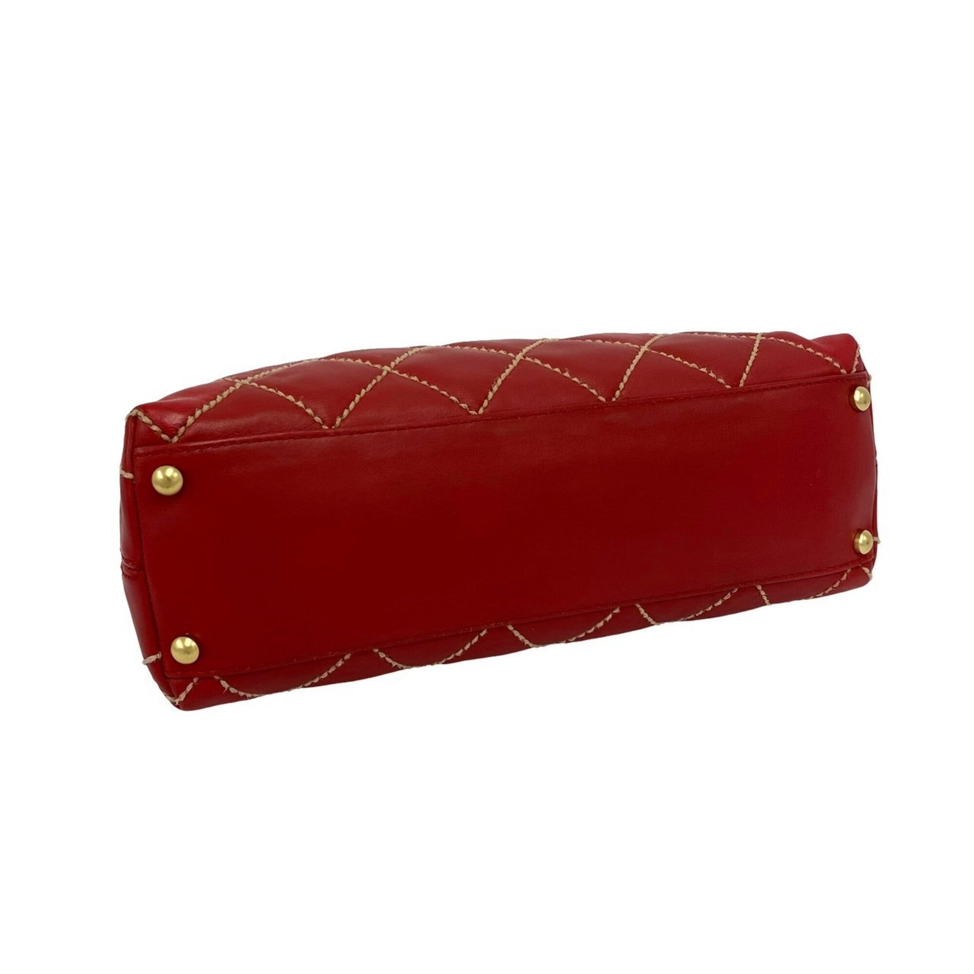 Chanel Red Color Leather Handbag (Pre-Owned)