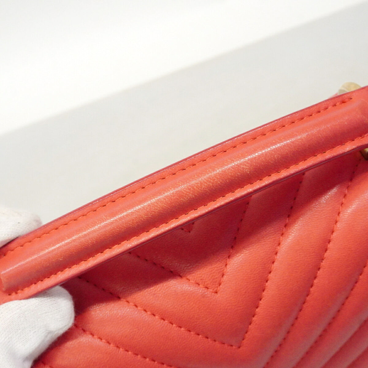 Chanel Pink Leather Handbag (Pre-Owned)