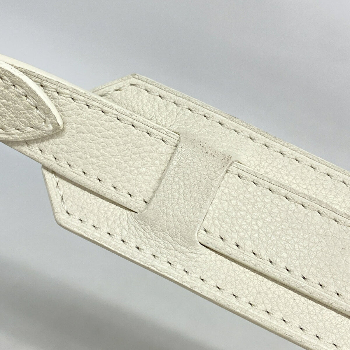 Louis Vuitton Blanc Casse Handbag (Pre-Owned)