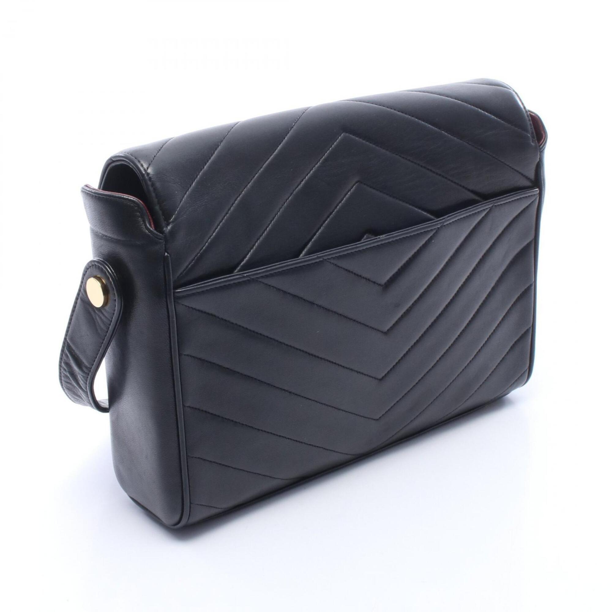 Chanel Black Leather Handbag Shoulder Bag (Pre-Owned)