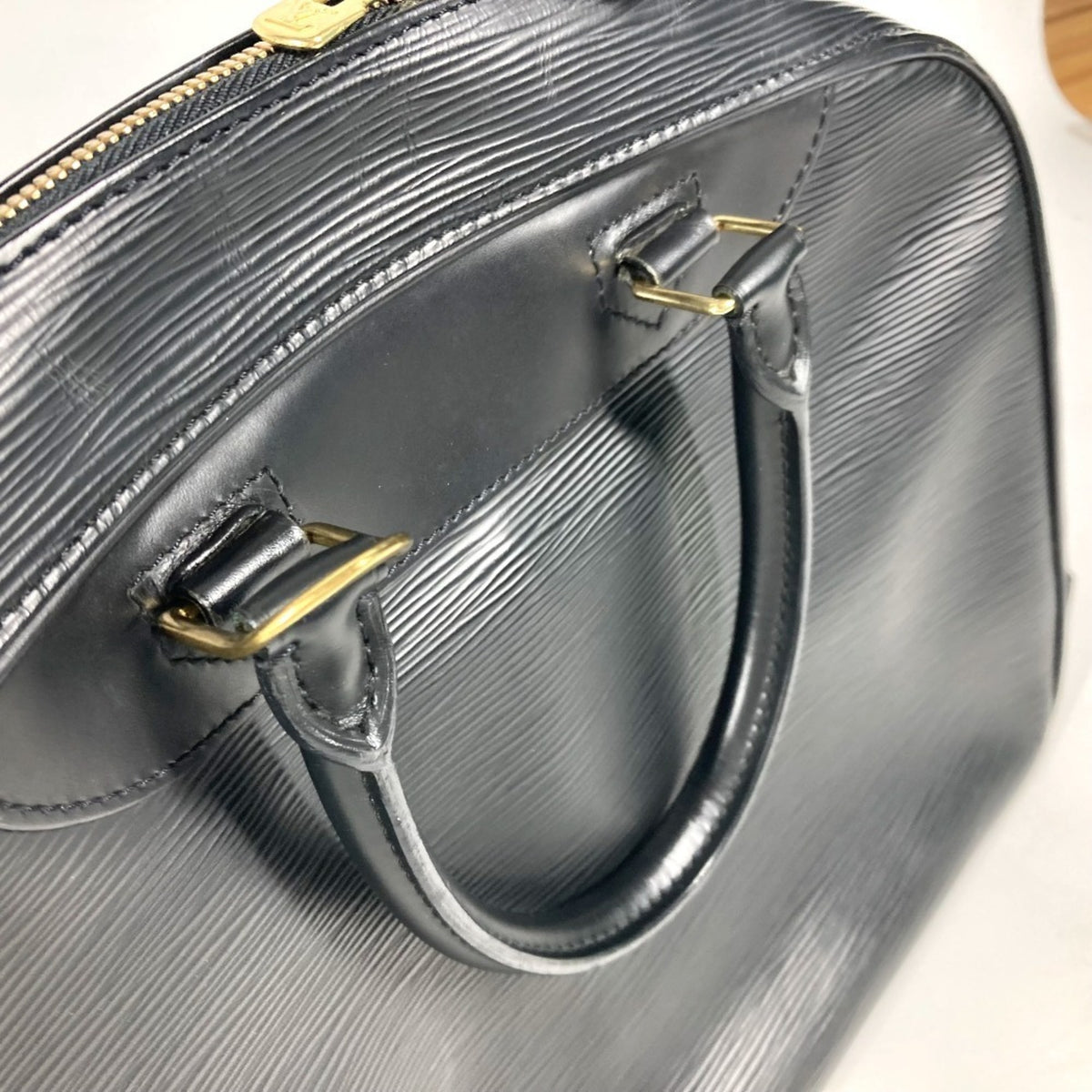 Louis Vuitton Black Noir Epi Leather Handbag Tote Bag (Pre-Owned)