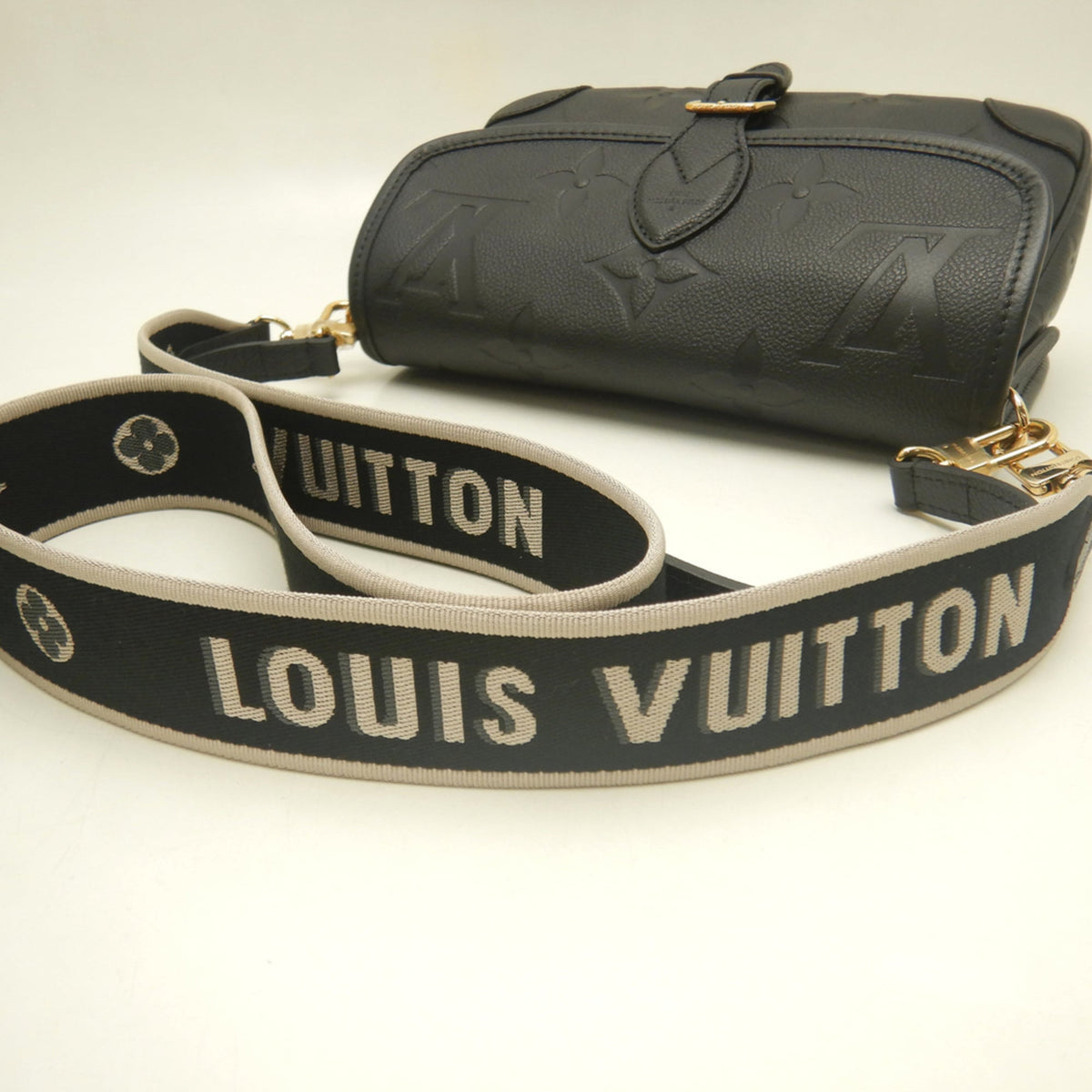 Louis Vuitton Monogram Empreinte Noir Leather Shoulder Bag (Pre-Owned)