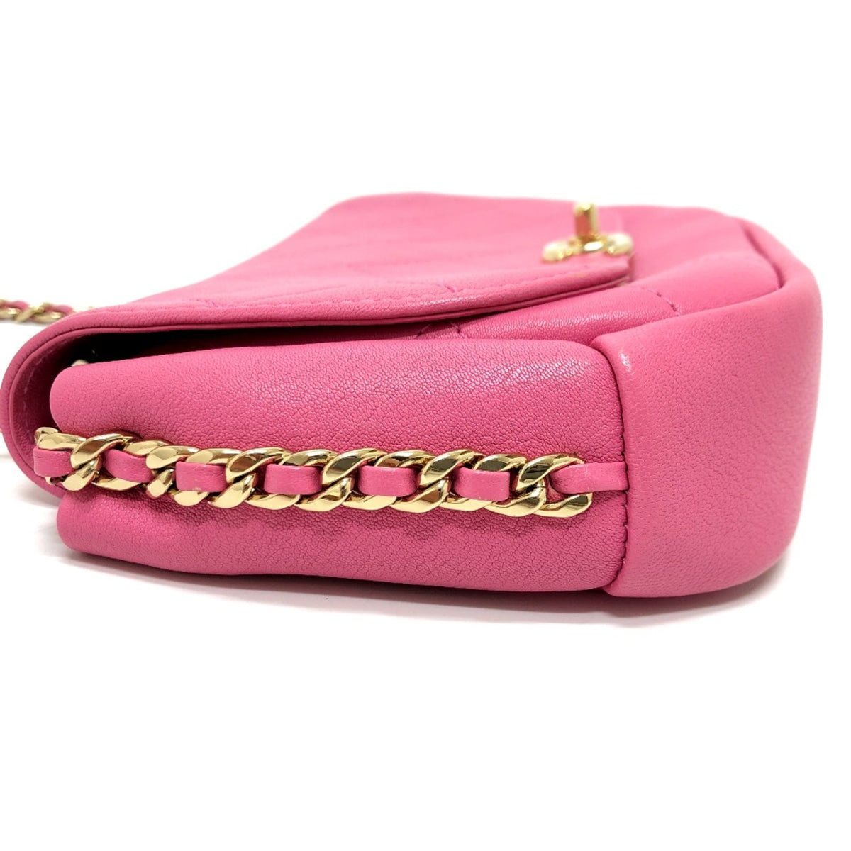 Chanel Pink Leather Shoulder Bag (Pre-Owned)